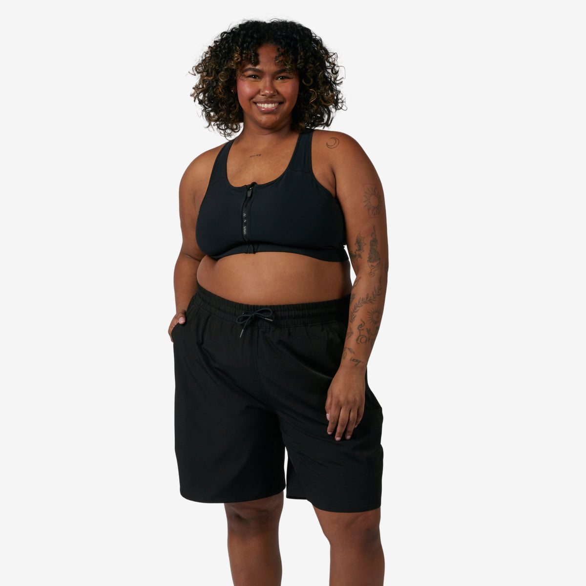 Model: Maliyah is 5'7" and wears a 2X