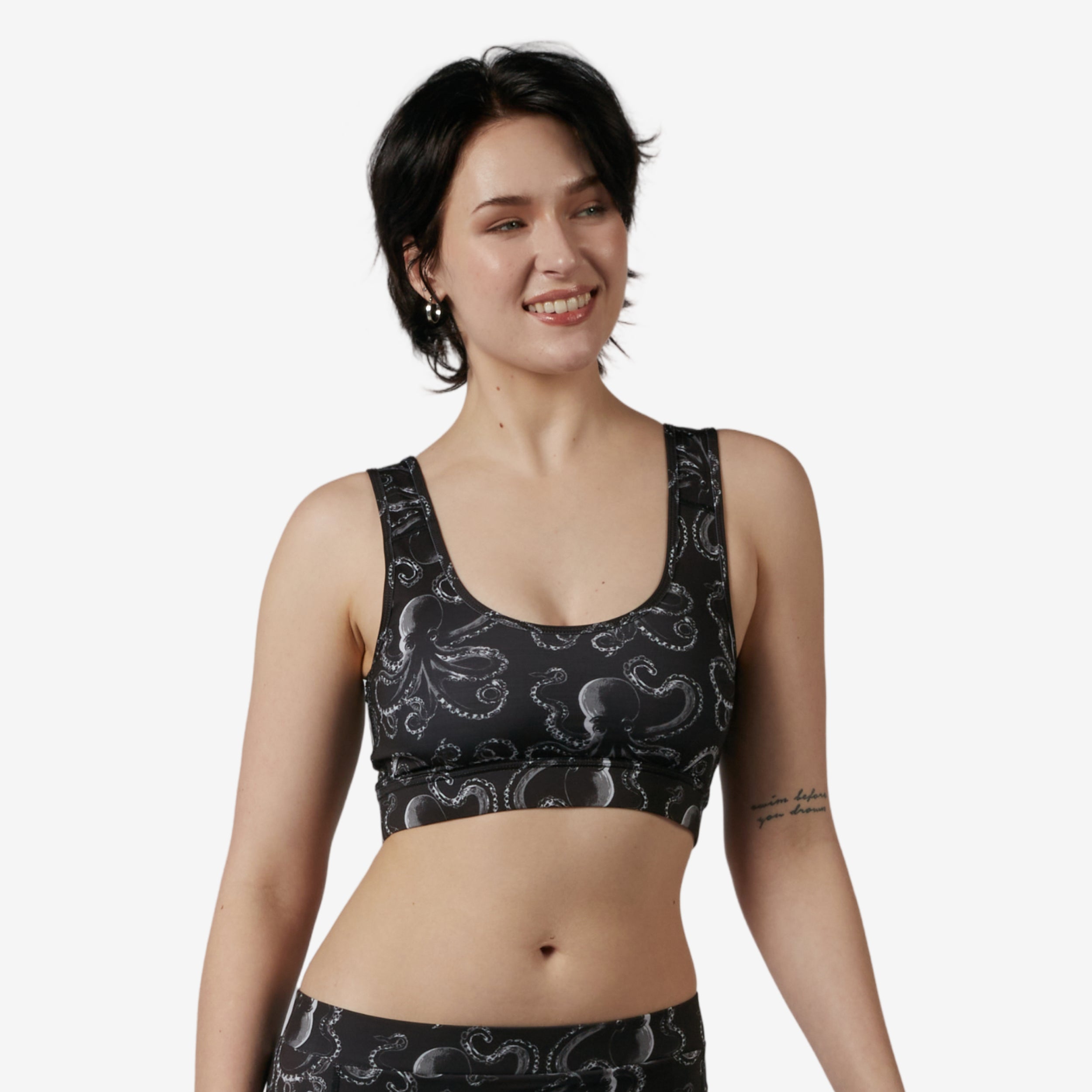 Model: Avery is 5'9" and wears a Medium