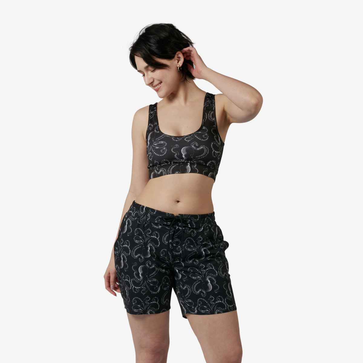 Model: Avery is 5'9" and wears a Medium