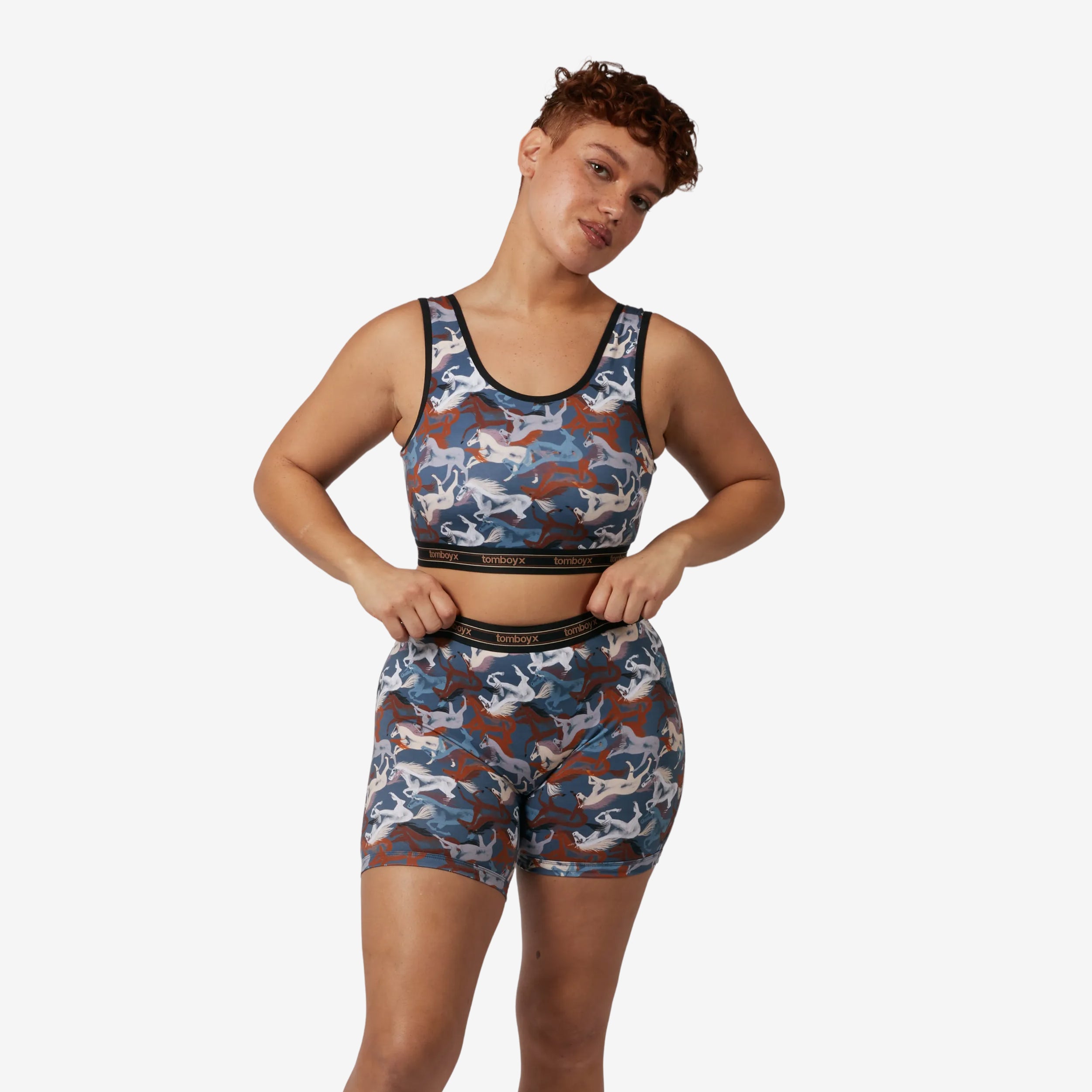 Model: Ariana is 5'7" and wears a medium