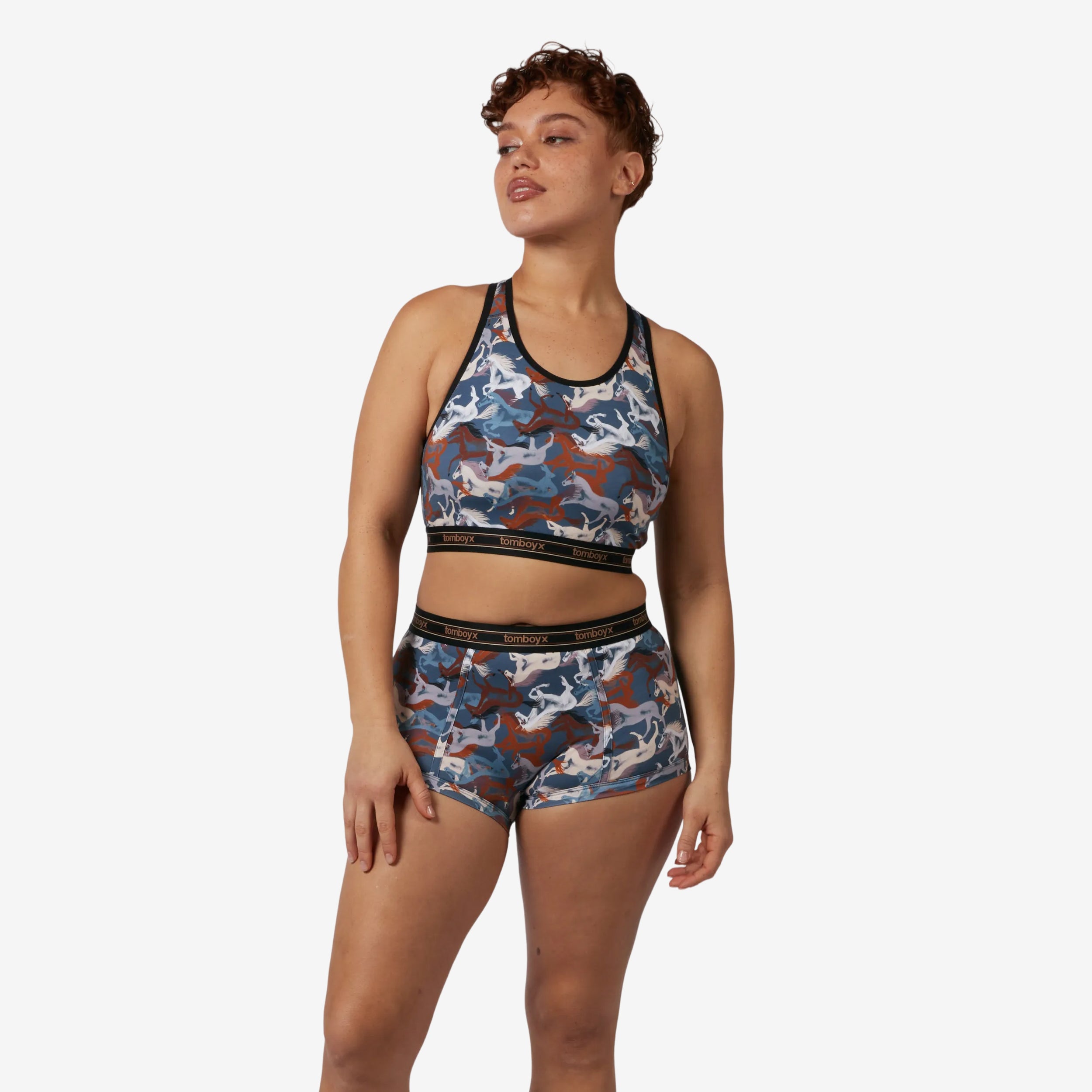 Model: Ariana is 5'7" and wears a medium