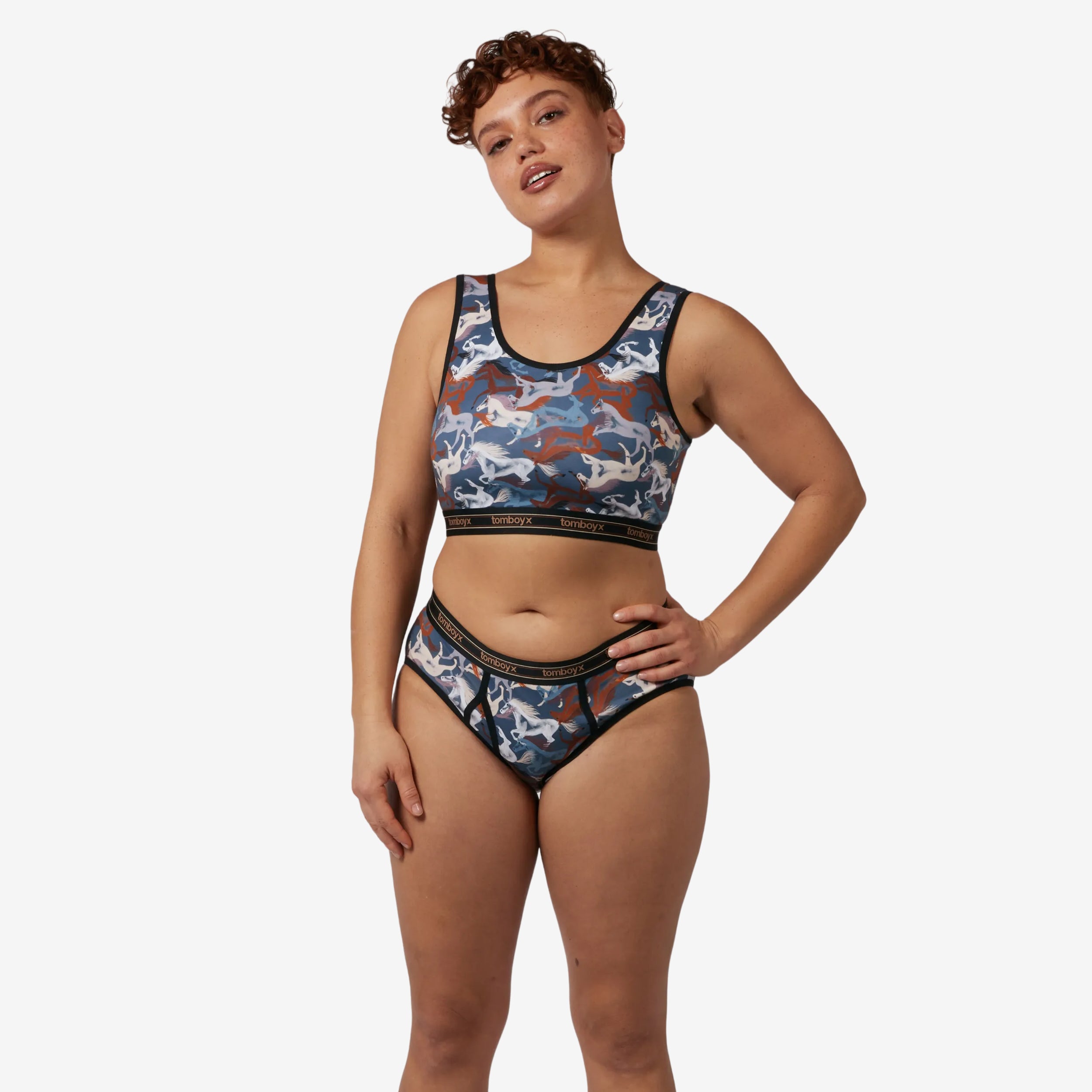 Model: Ariana is 5'7" and wears a medium