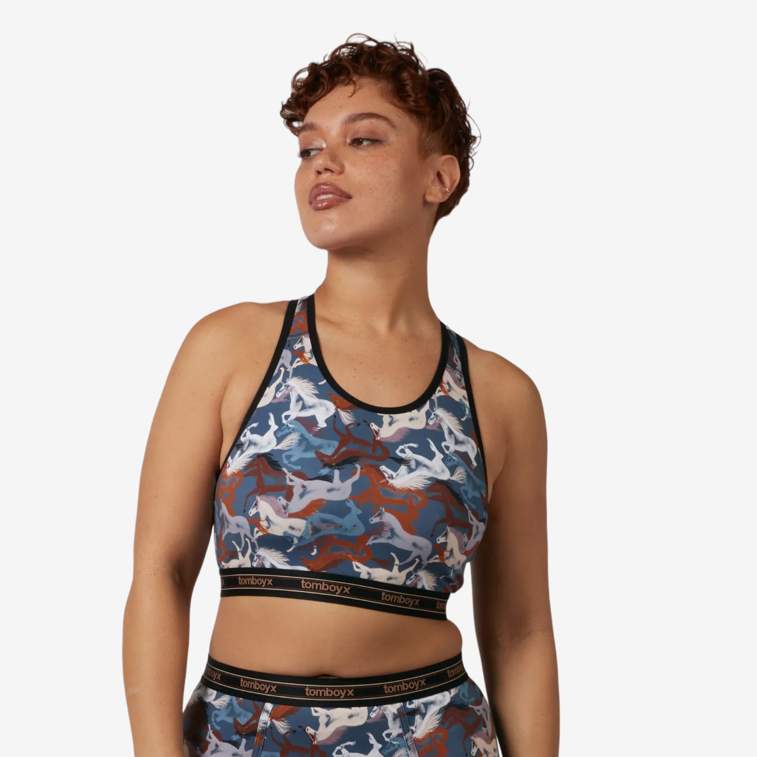 Model: Ariana is 5'7" and wears a medium