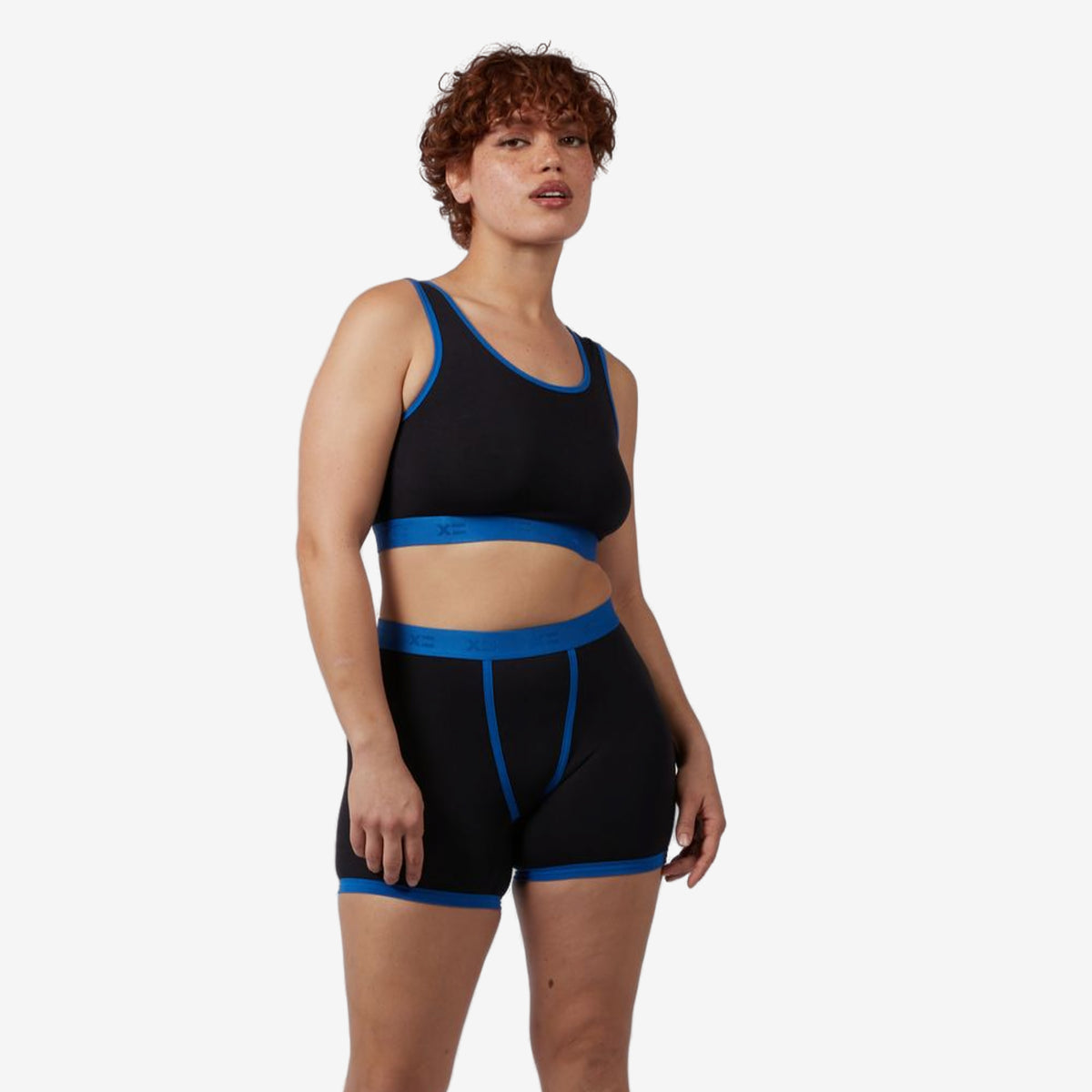 Model: Ariana is 5'7" and wears a medium