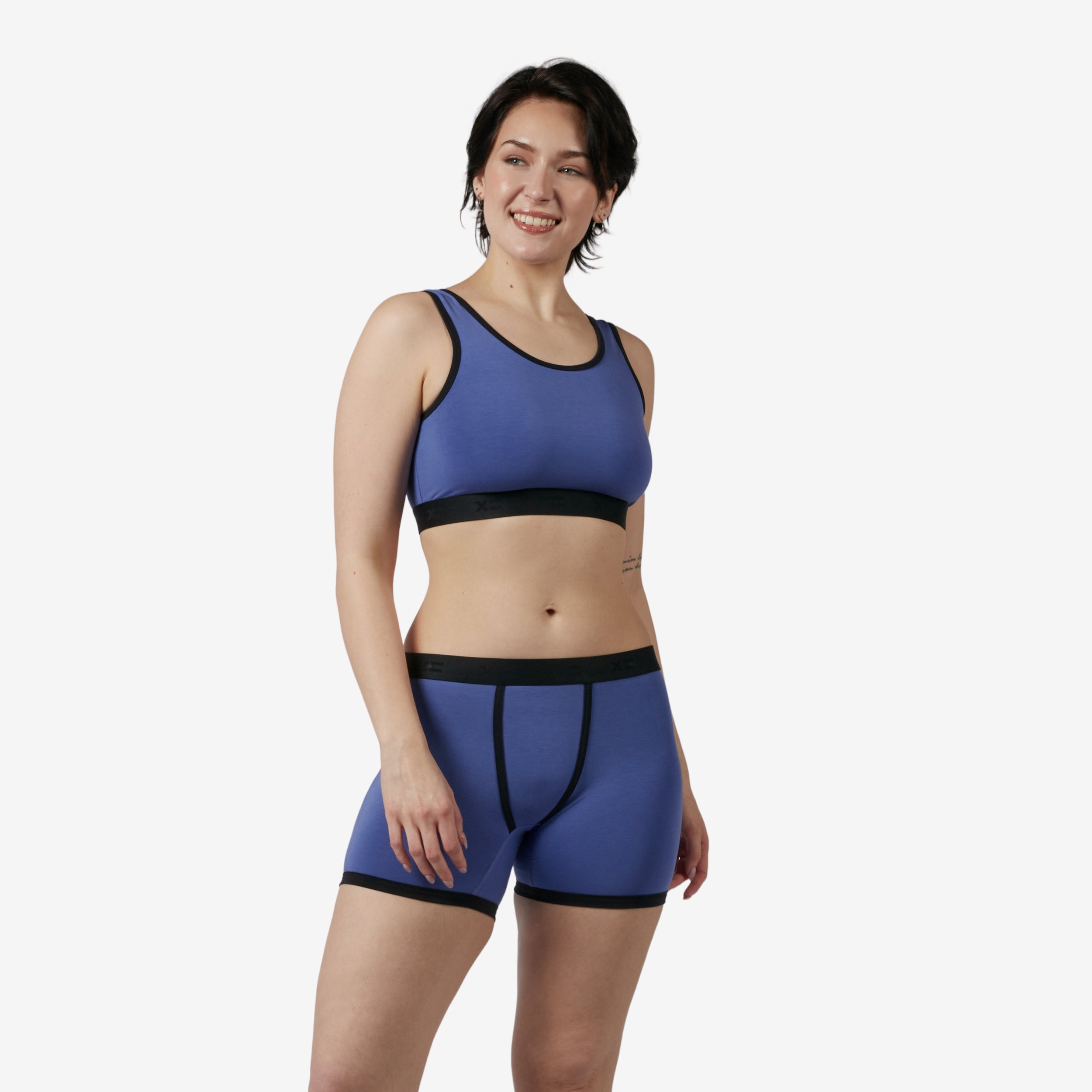 Model: Avery is 5'9" and wears a Medium