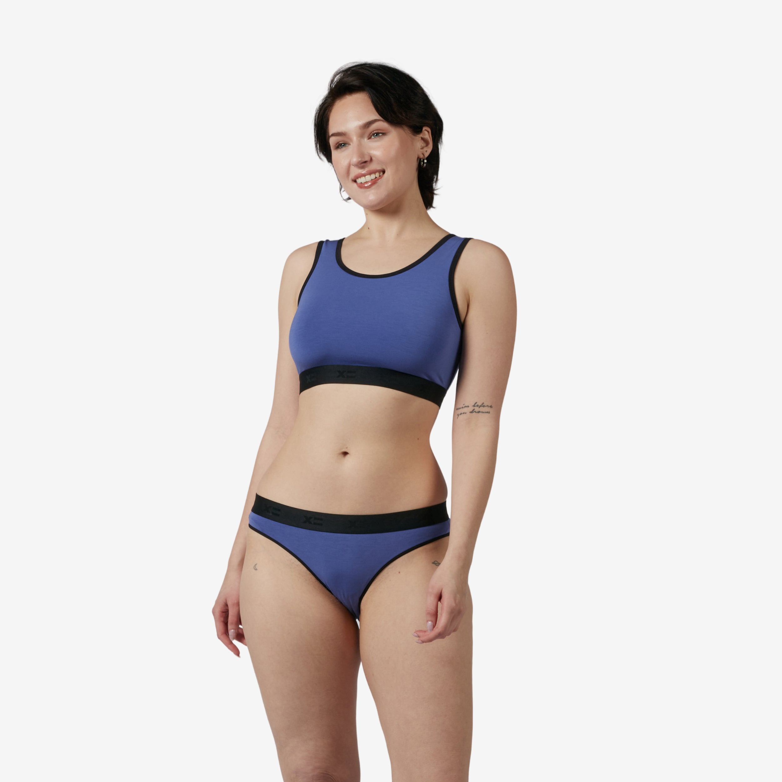 Model: Avery is 5'9" and wears a Medium