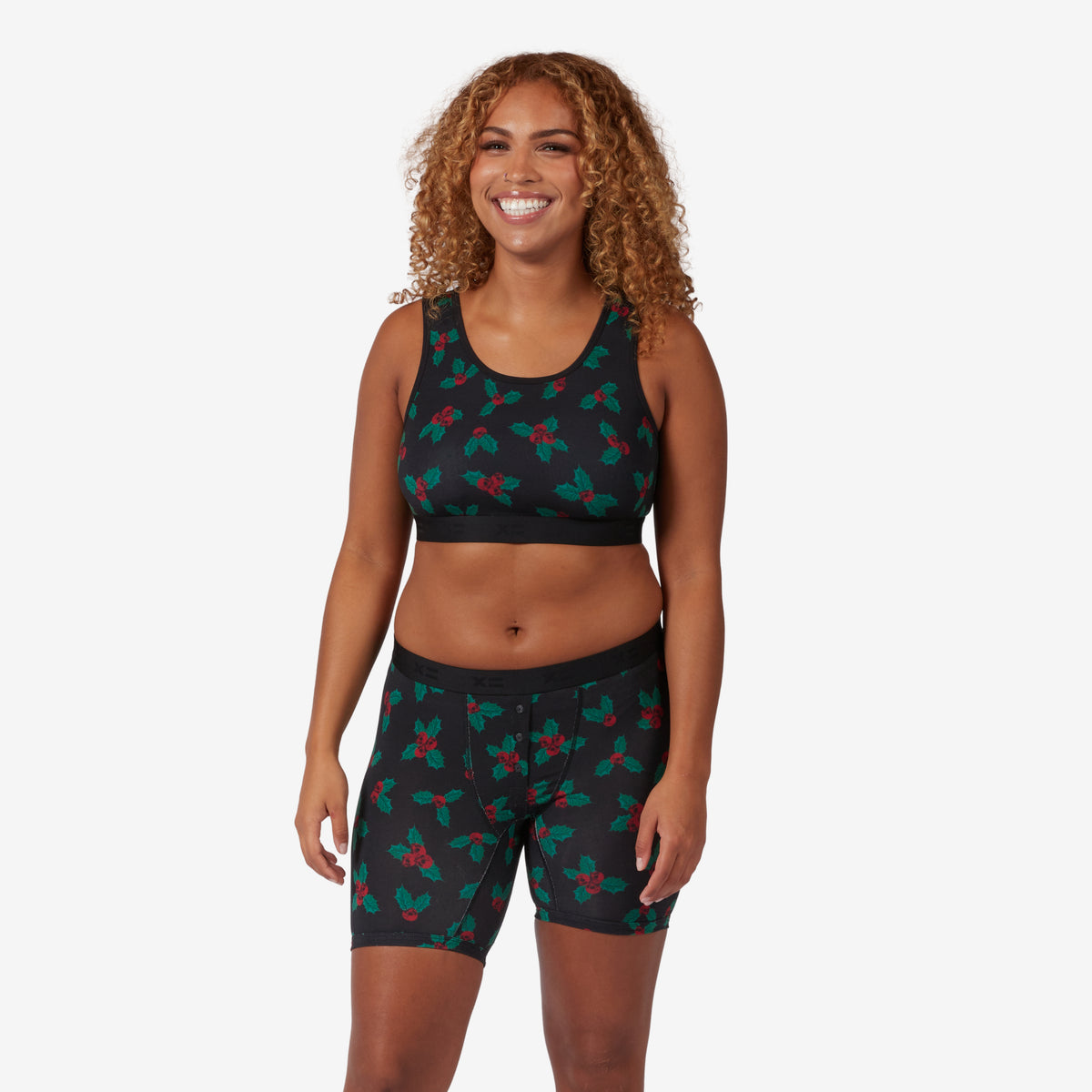 Model: Neveah is 5' 7" and wears a Medium