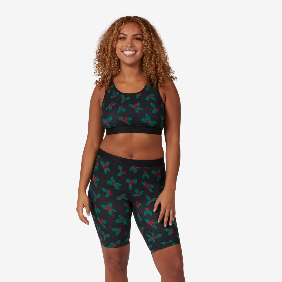 Model: Neveah is 5' 7" and wears a Medium