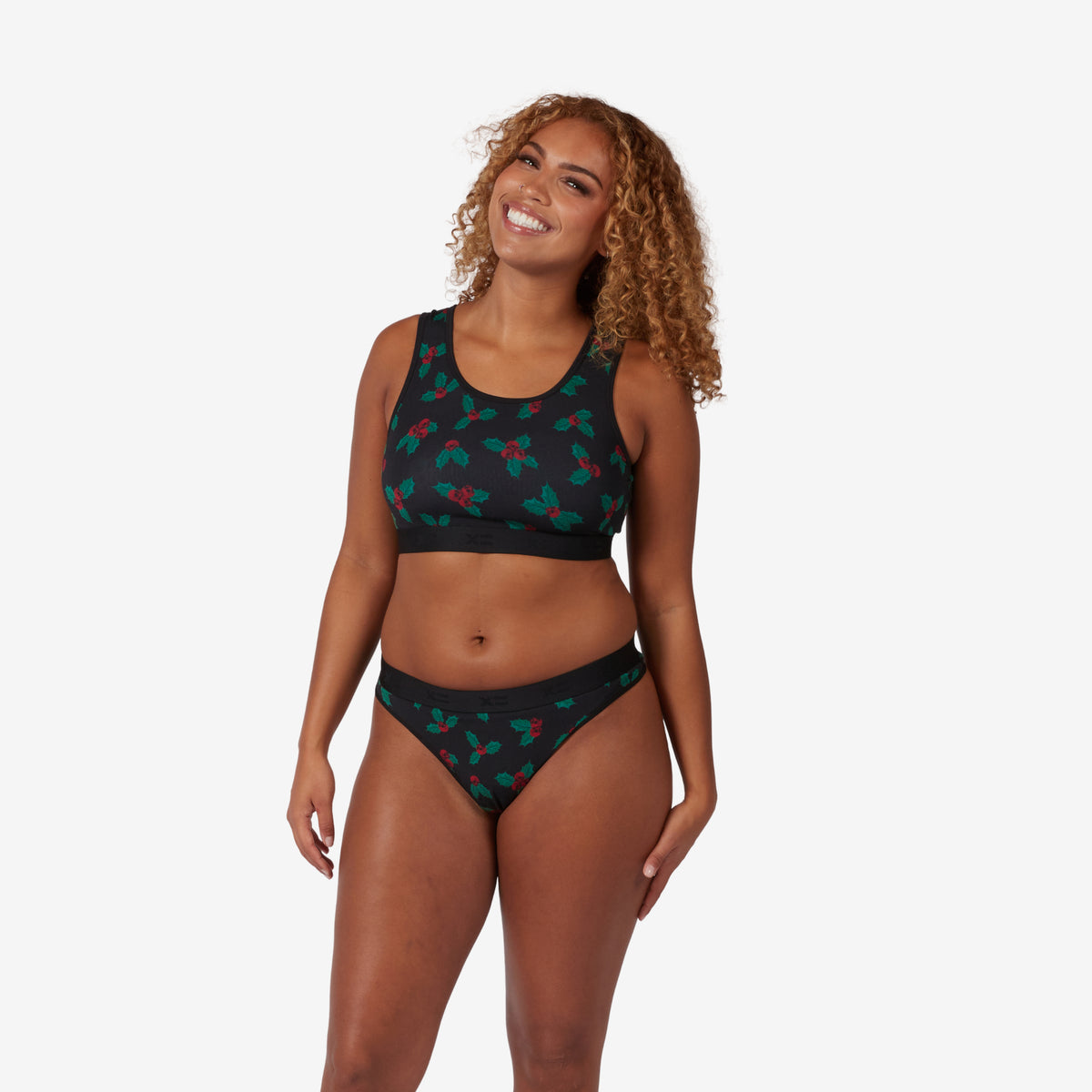 Model: Neveah is 5' 7" and wears a Medium