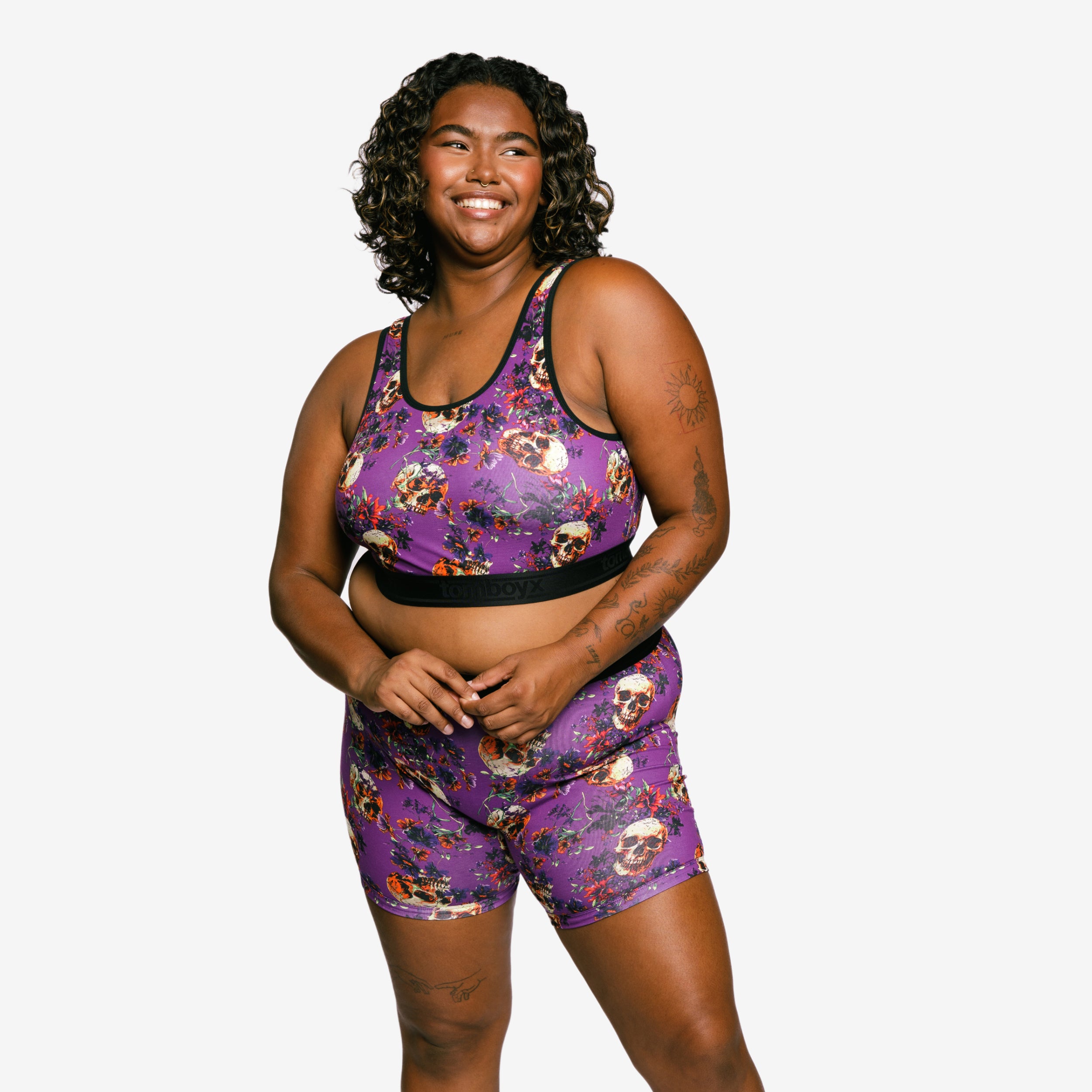 Model: Maliyah is 5'7" and wears a 2X