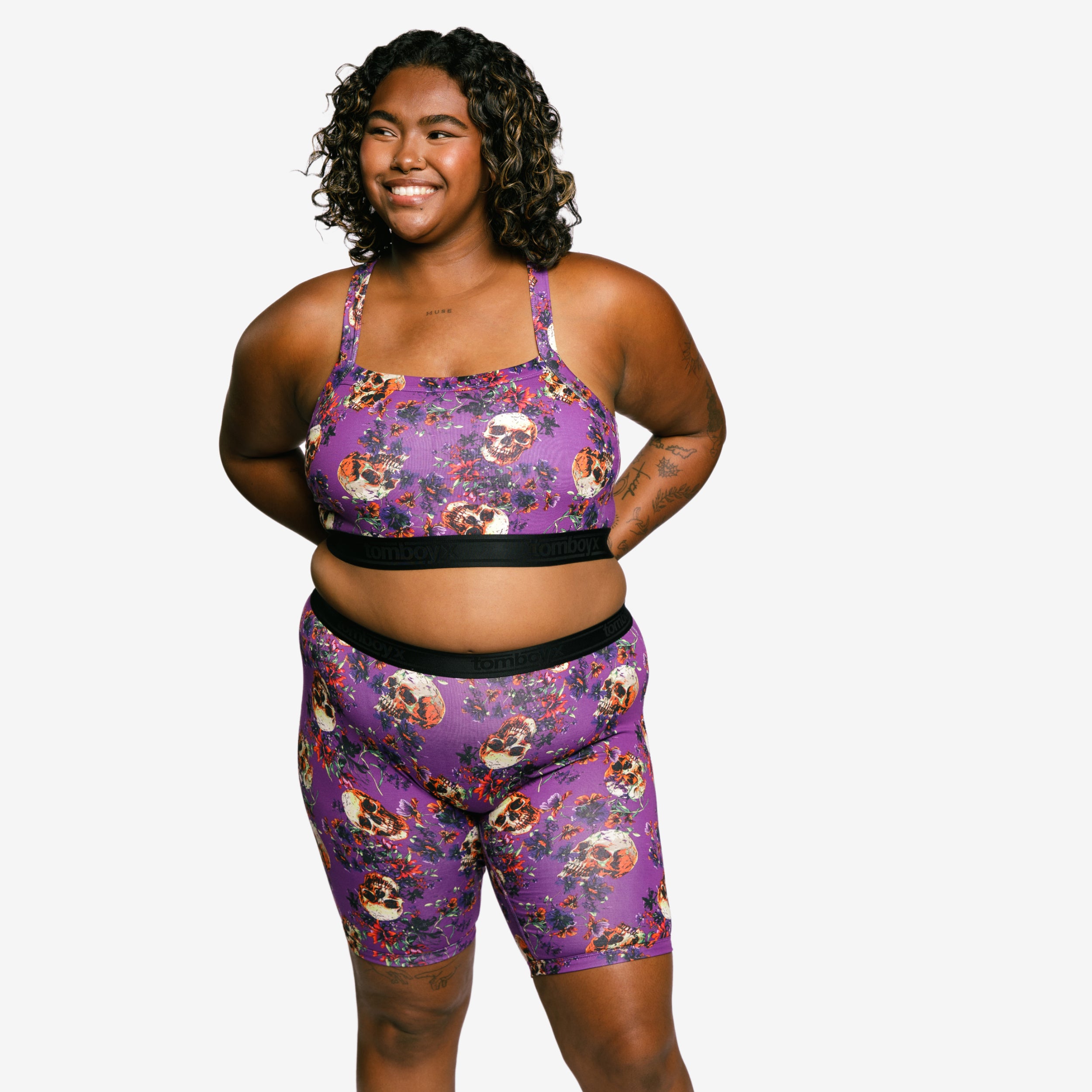 Model: Maliyah is 5'7" and wears a 2X