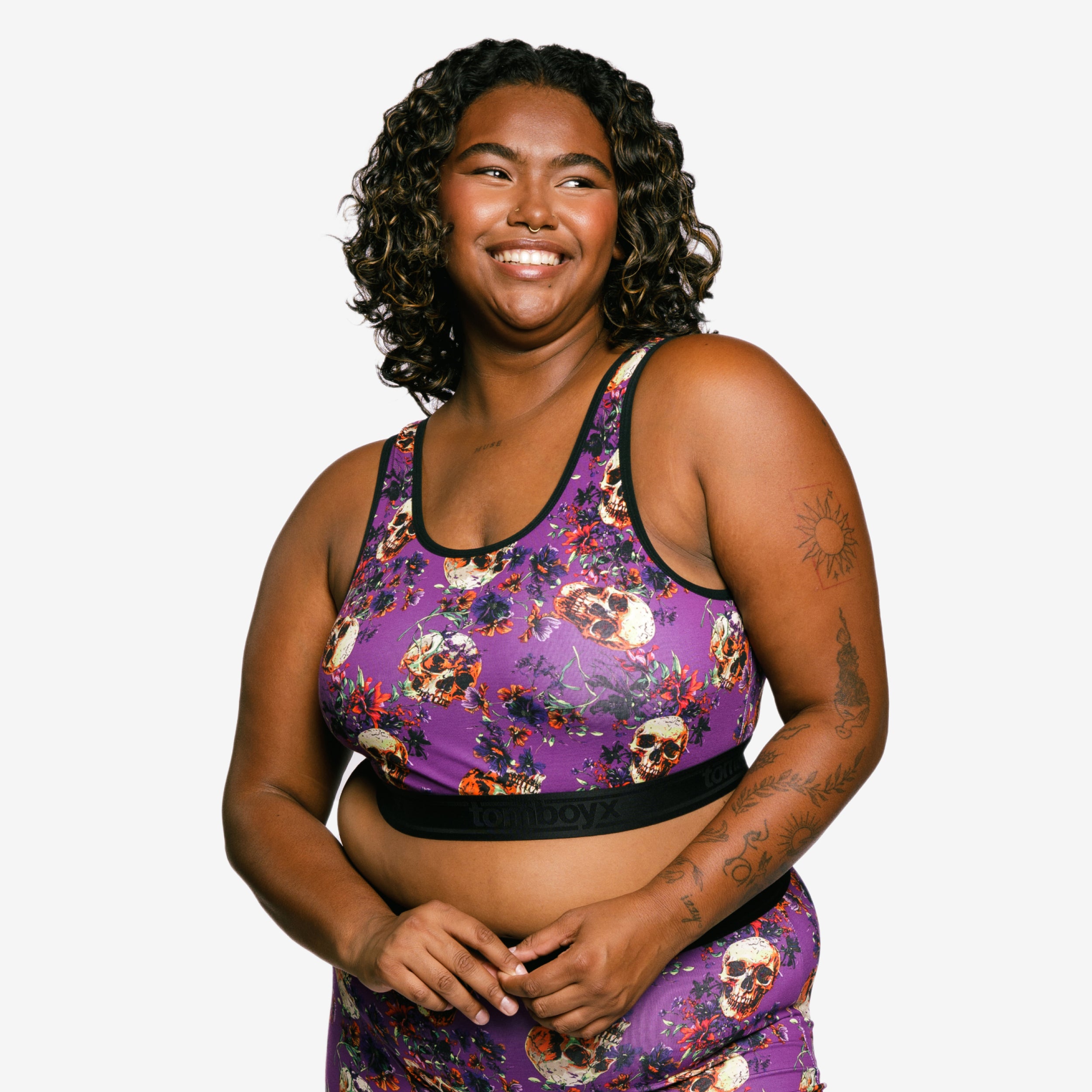 Model: Maliyah is 5'7" and wears a 2X