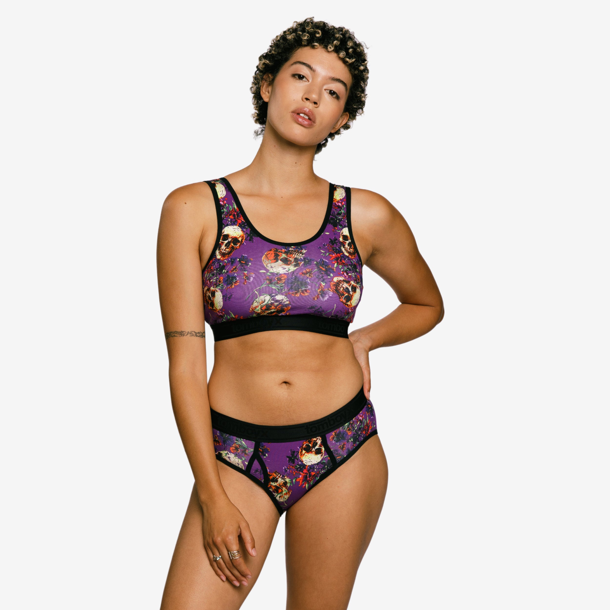 Model: Jules is 5'8" and wears a Small
