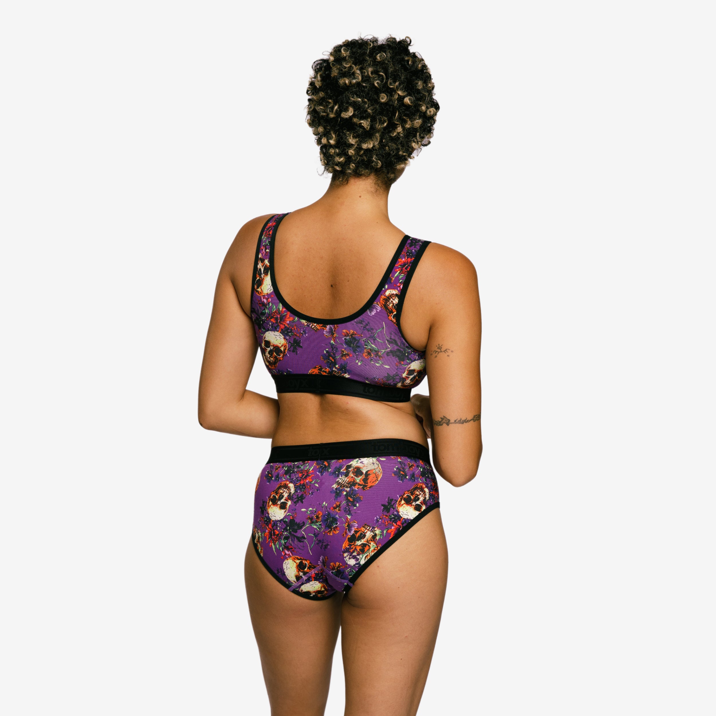 Iconic Briefs - Memento Mori