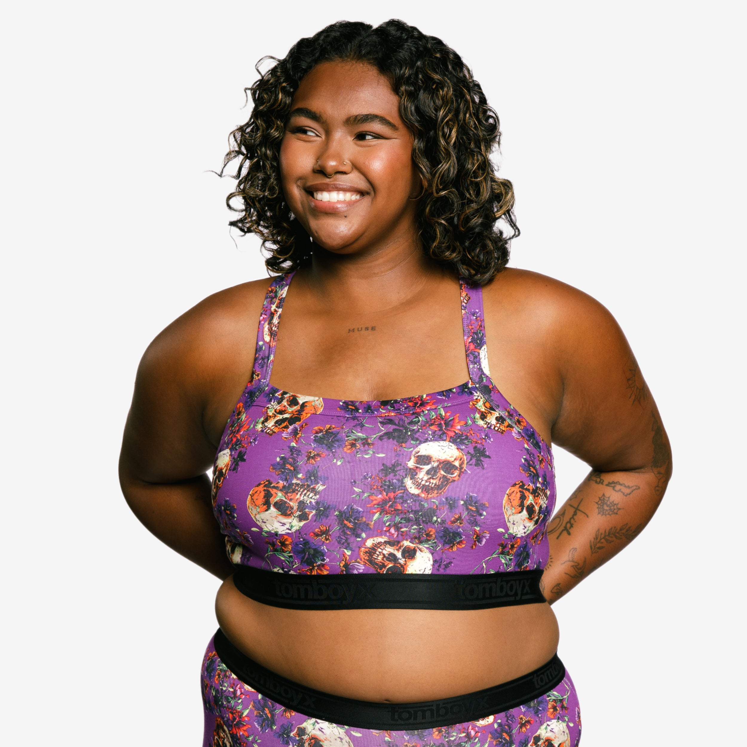 Model: Maliyah is 5'7" and wears a 2X