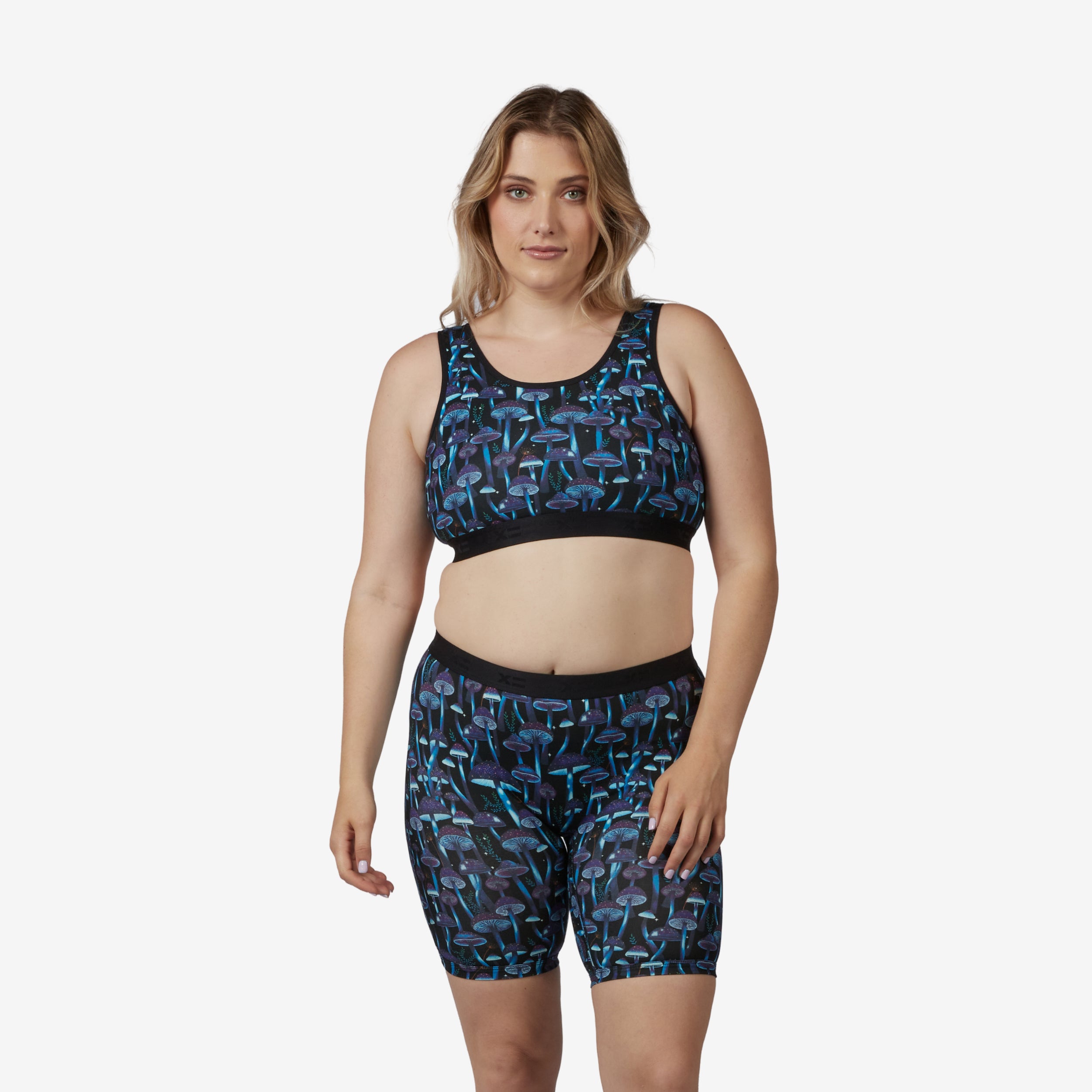 Model: Natalie is 5'11" and wears a Medium