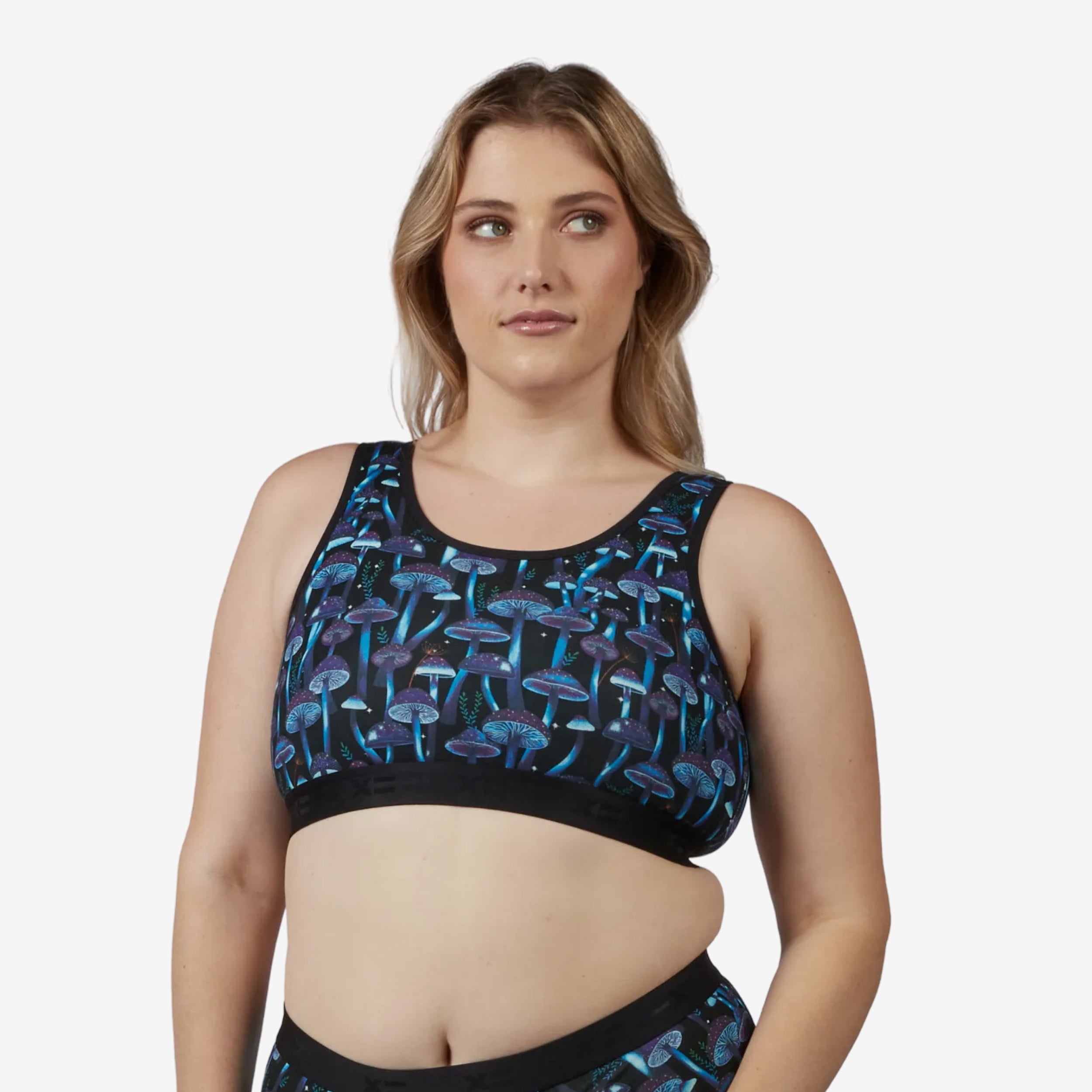 Model: Natalie is 5'11" and wears a Medium