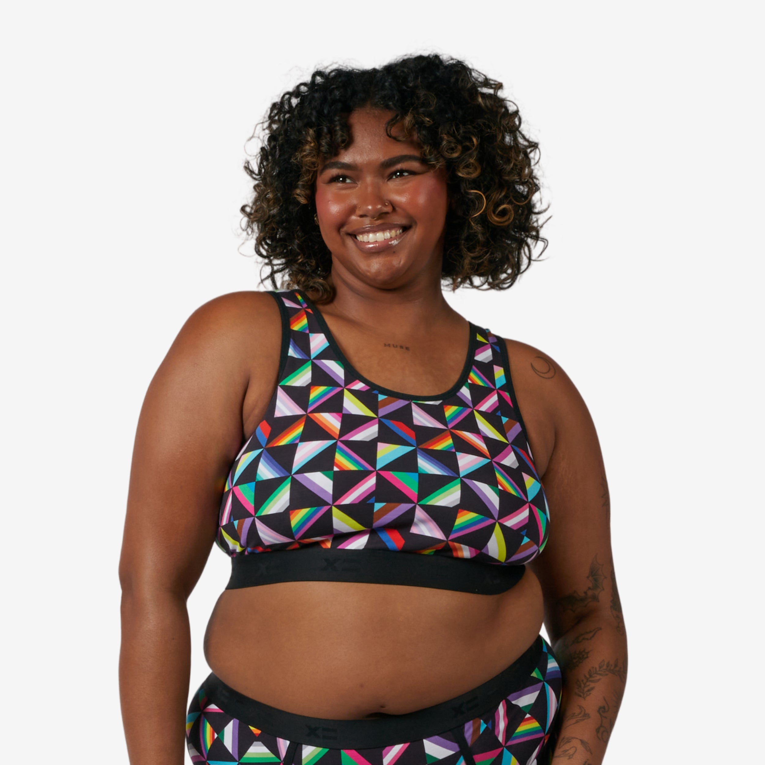 Model: Maliyah is 5'7" and wears a 2X