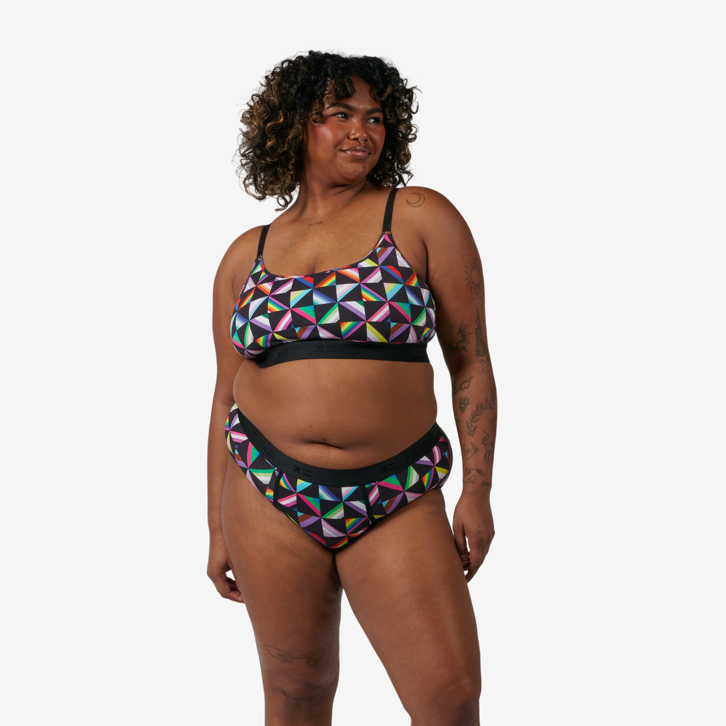 Model: Maliyah is 5'7" and wears a 2X