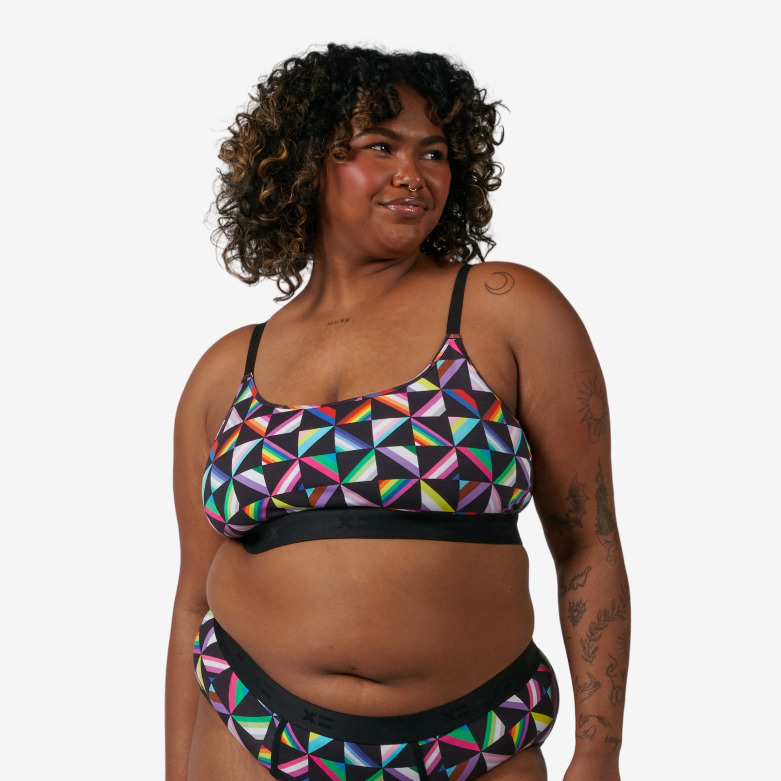 Model: Maliyah is 5'7" and wears a 2X