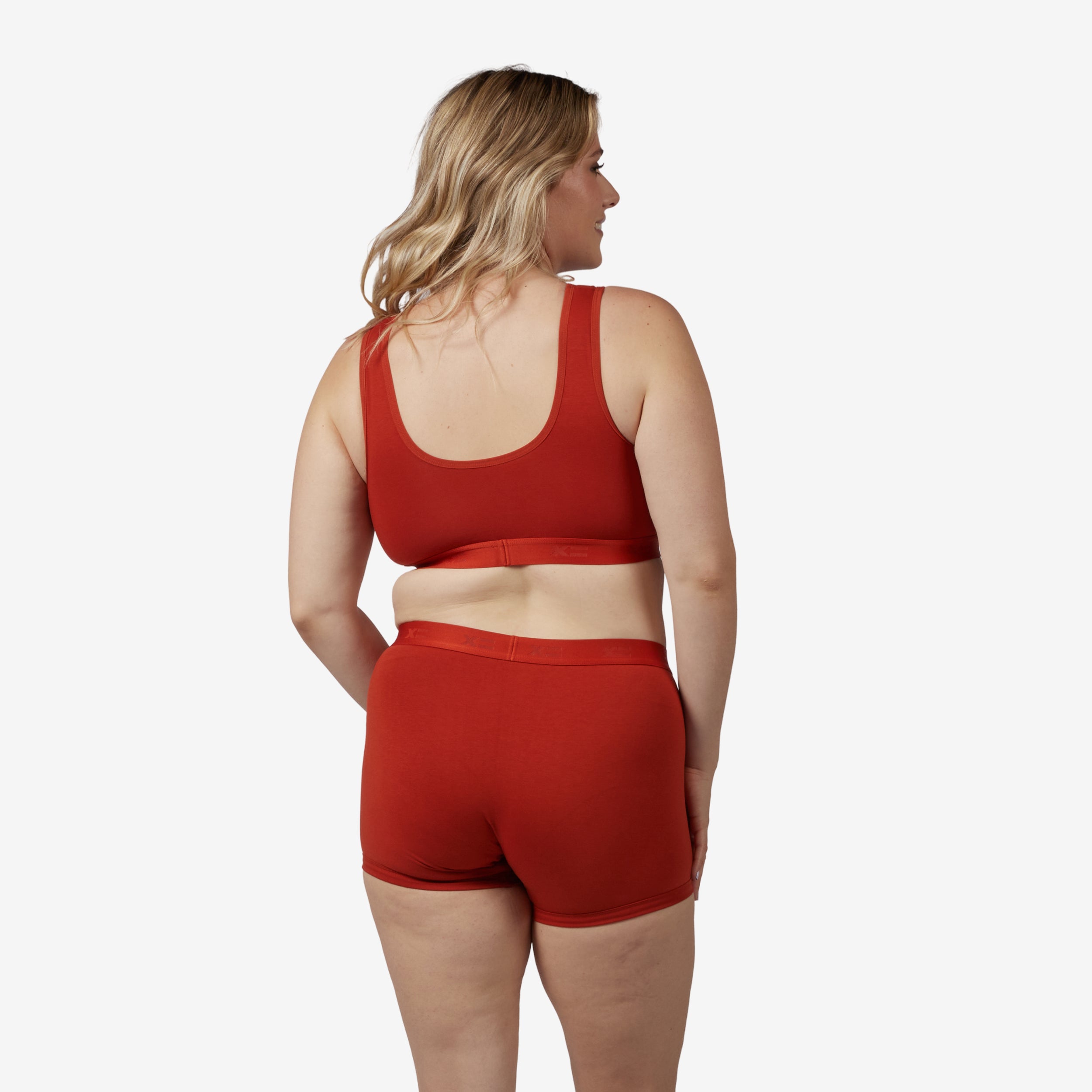 Model: Natalie is 5'11" and wears a Medium