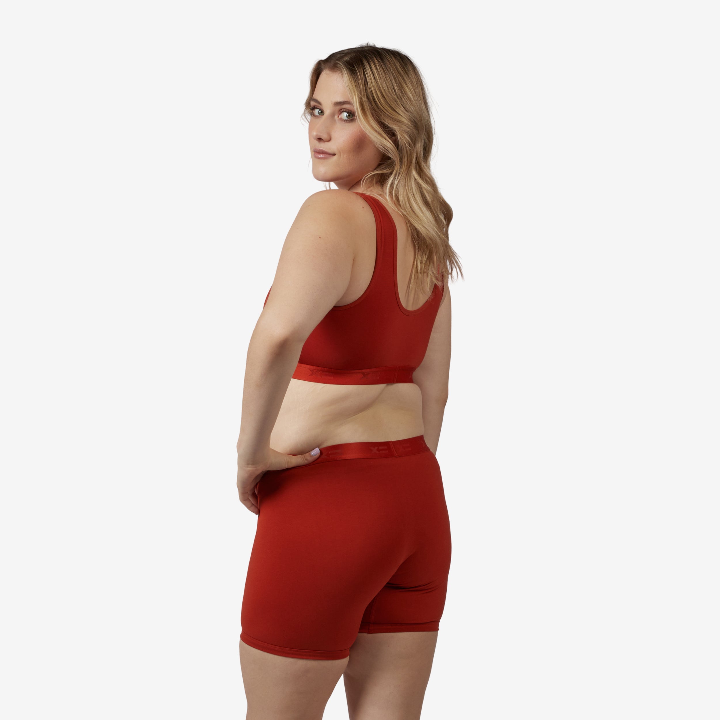 Model: Natalie is 5'11" and wears a Medium