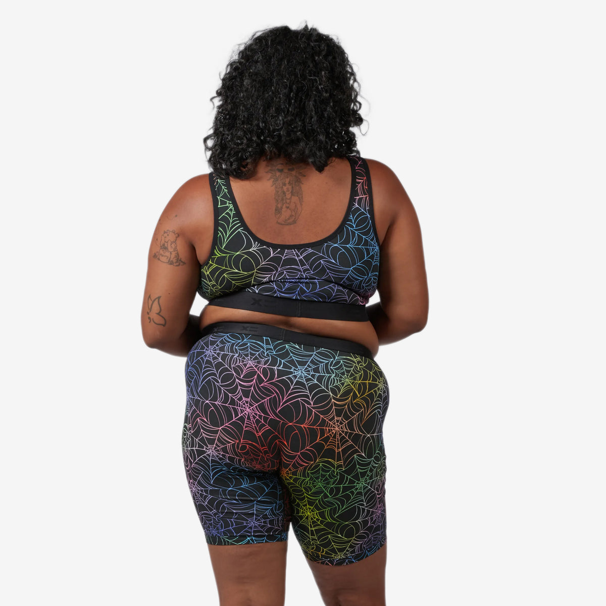 Model: Maliyah is 5'7" and wears a 2X
