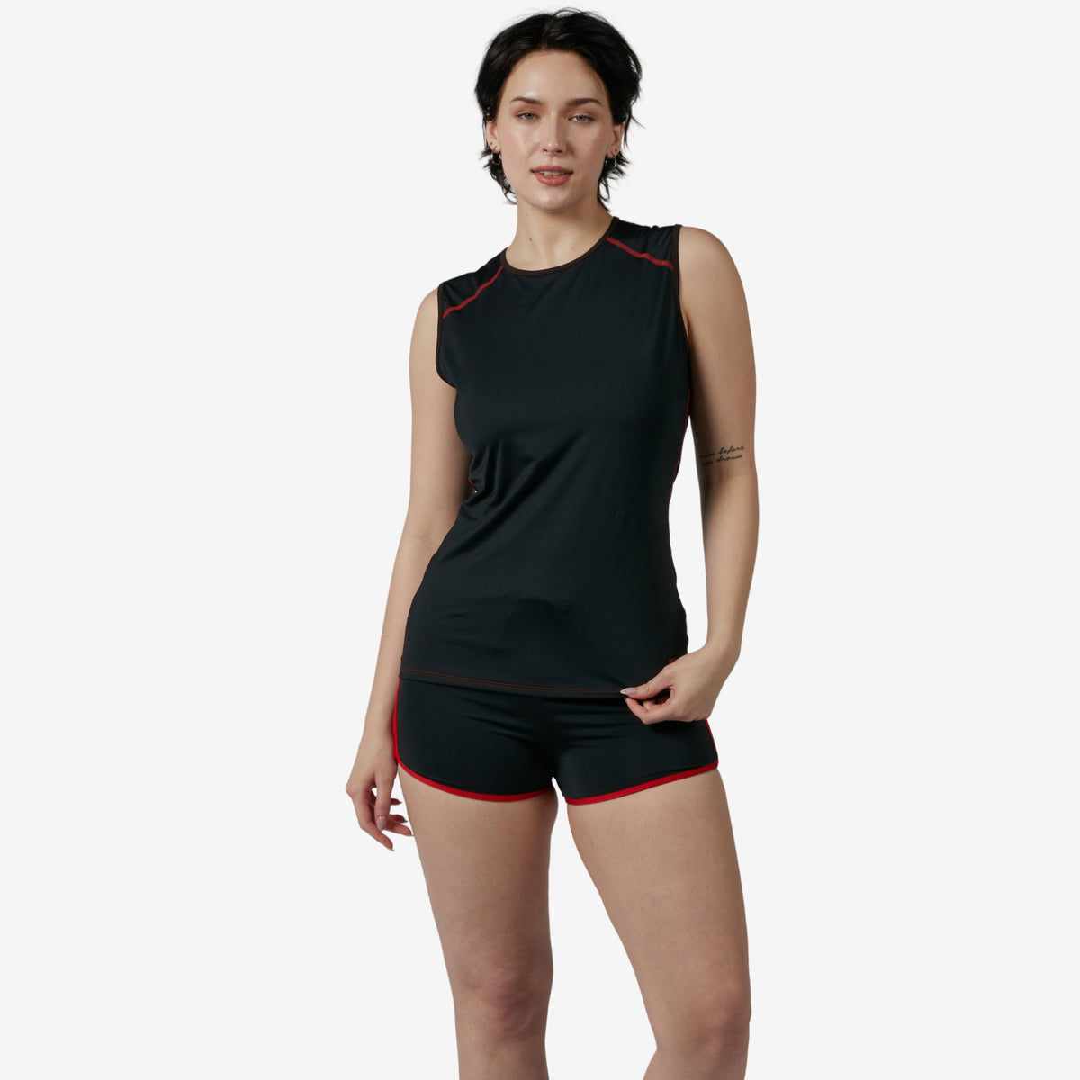 Model: Avery is 5'9" and wears a Medium