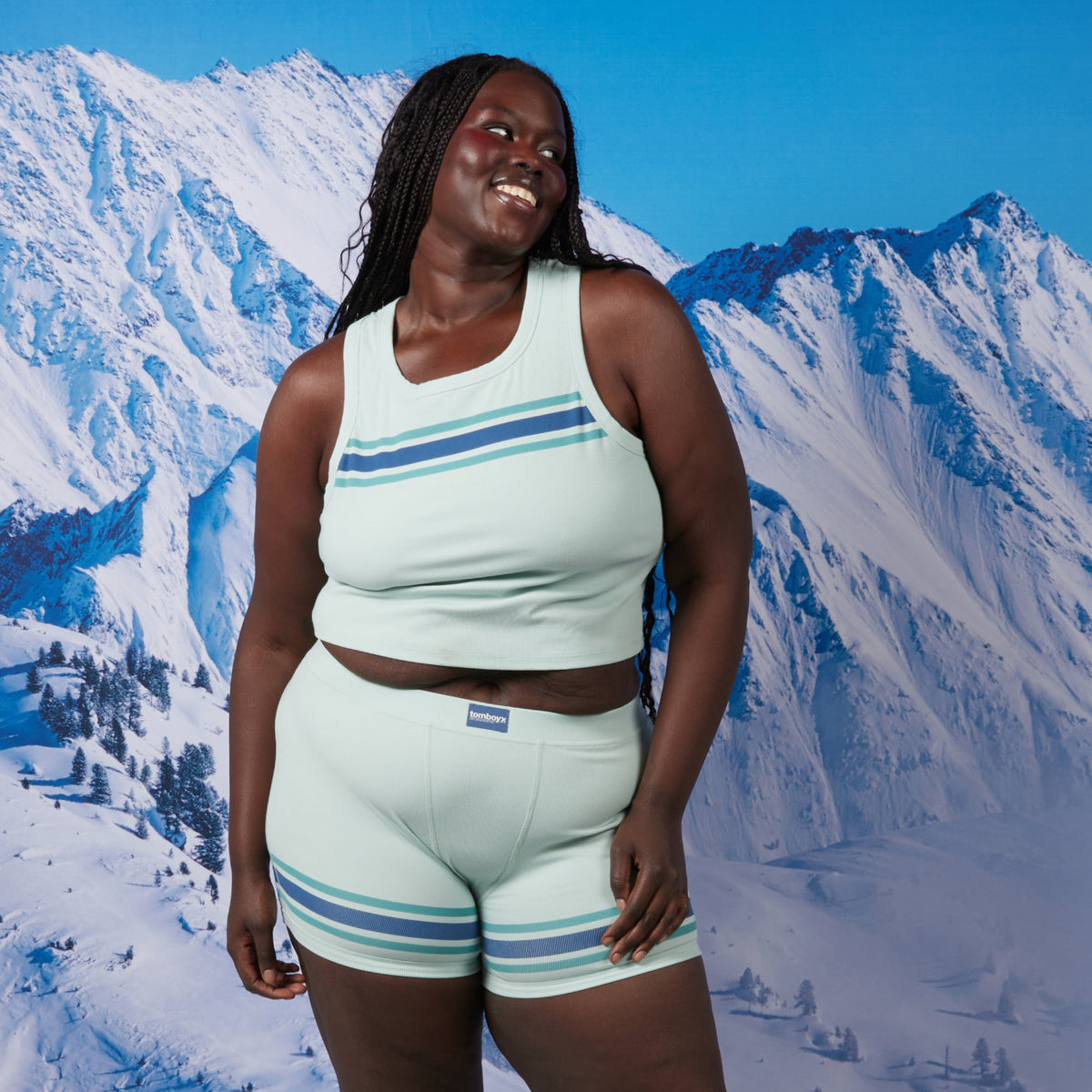 Model: Rachel is 5'11" and wears a 2X