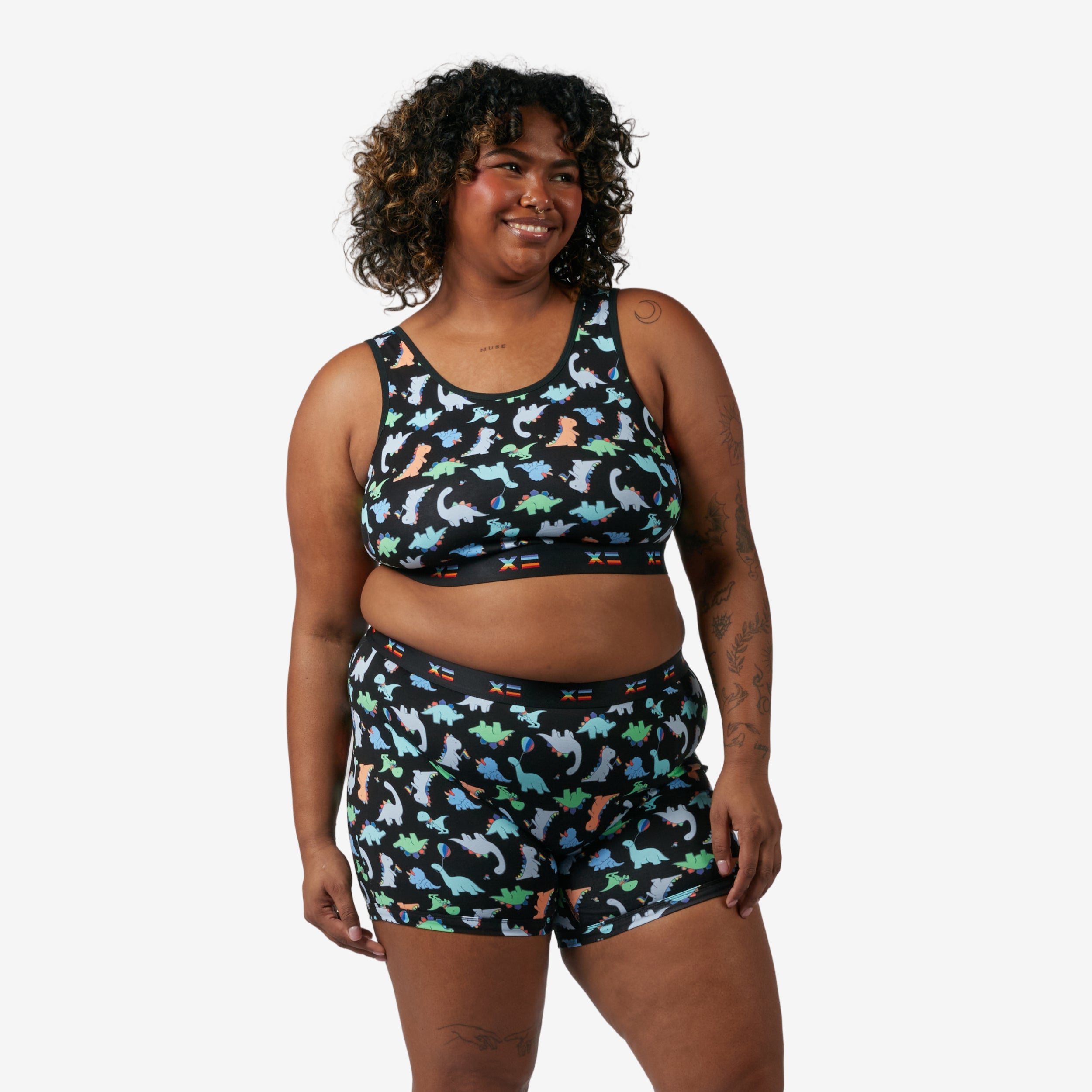 Model: Maliyah is 5'7" and wears a 2X