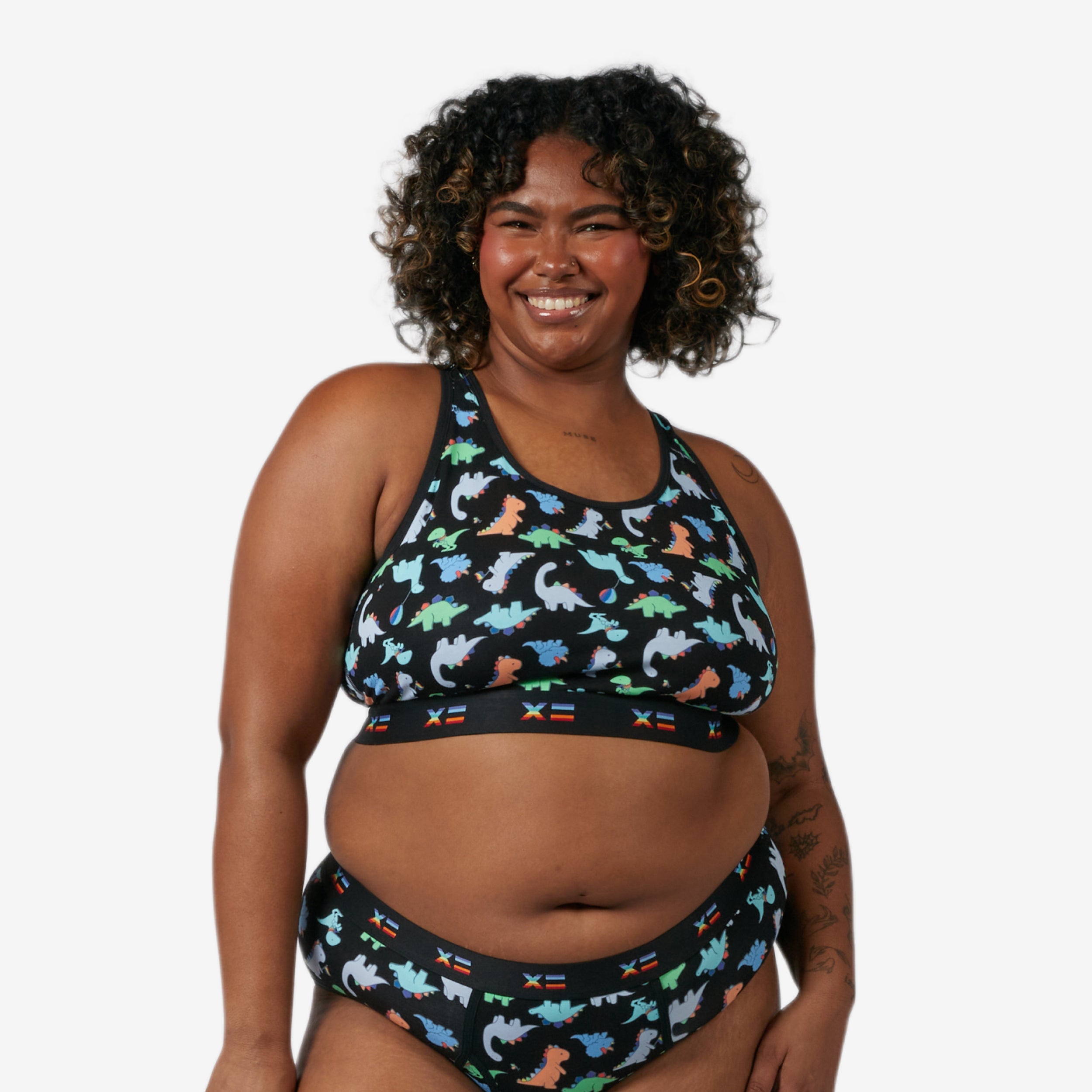 Model: Maliyah is 5'7" and wears a 2X