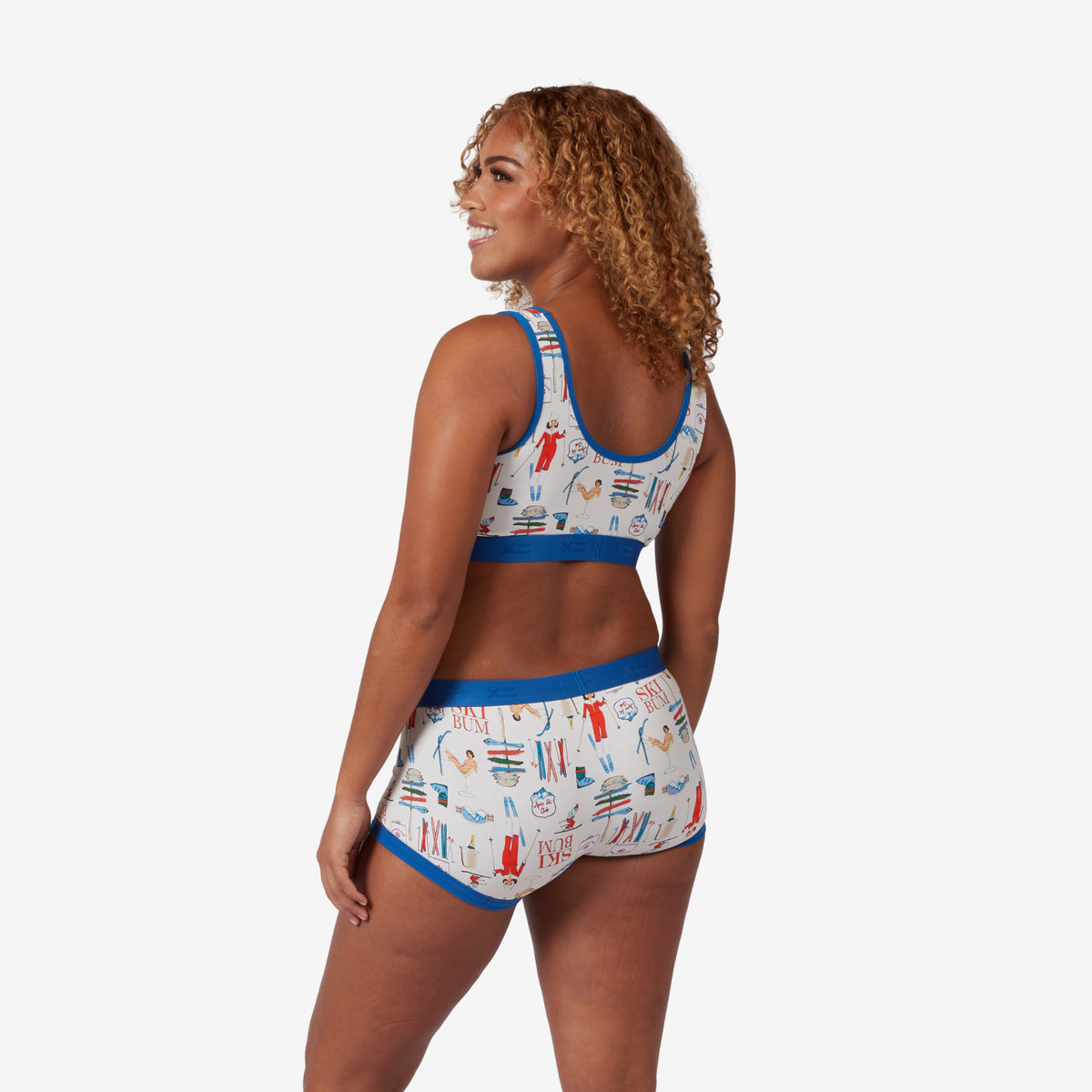 Model: Neveah is 5' 7" and wears a Medium