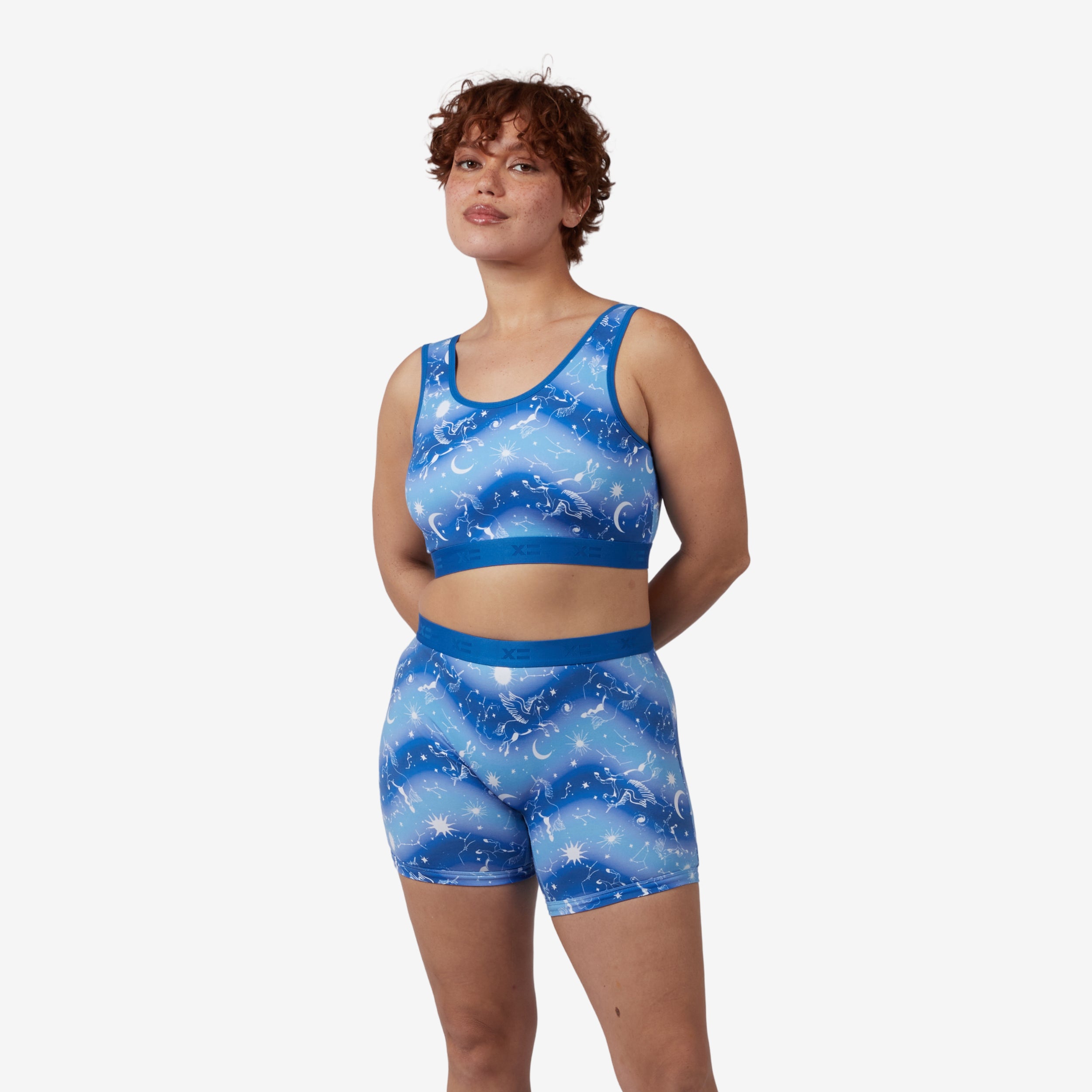 Model: Ariana is 5'7" and wears a medium