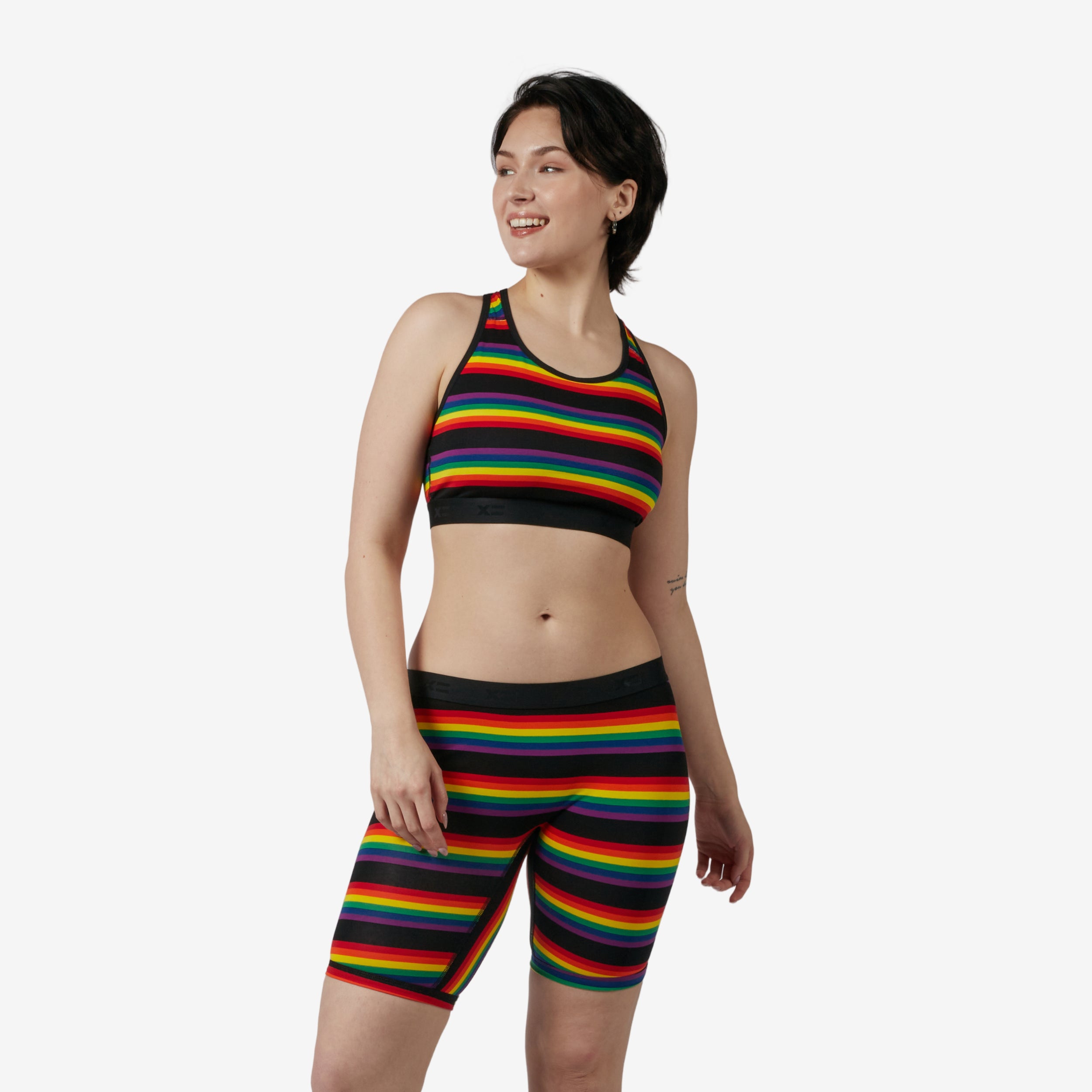 Model: Avery is 5'9" and wears a Medium