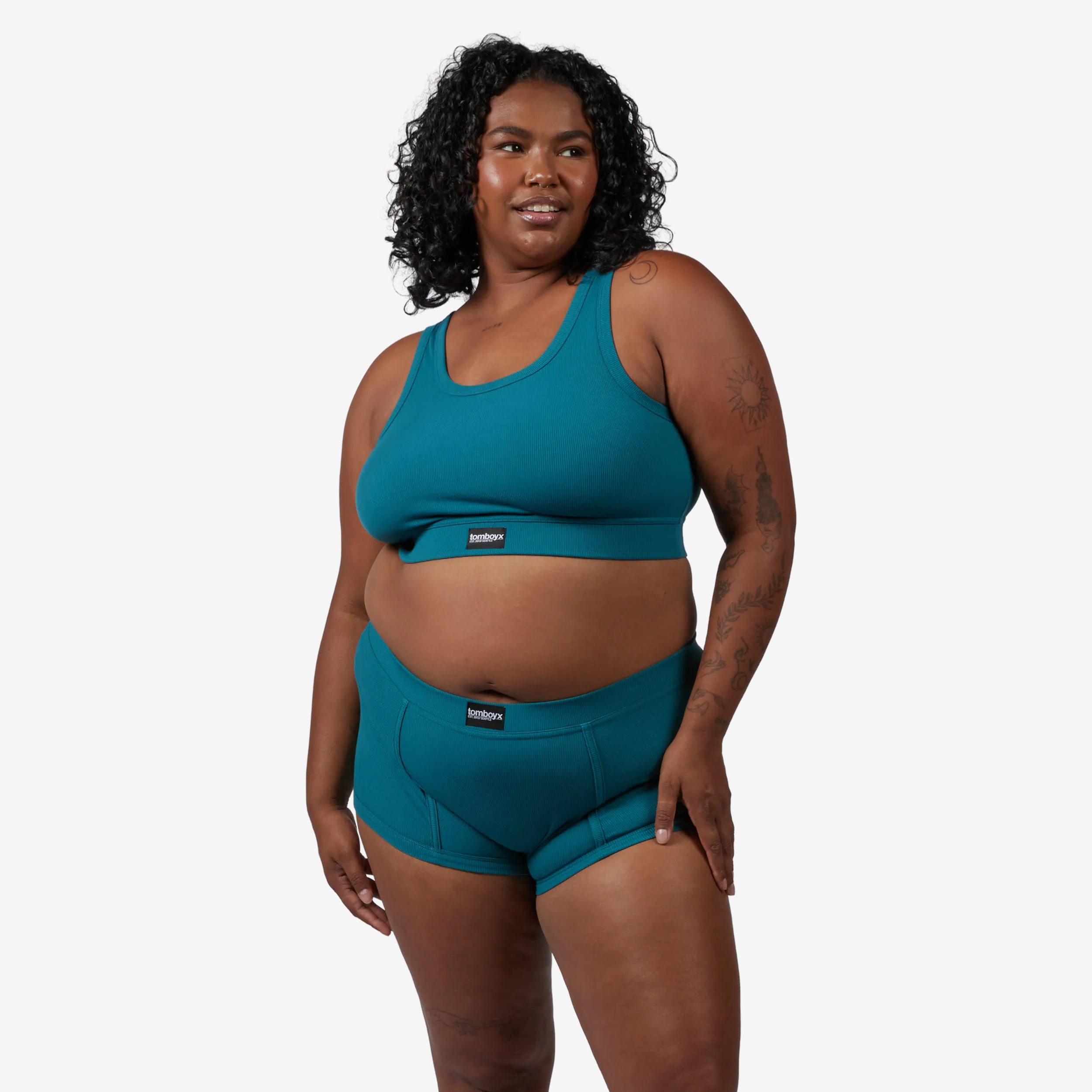 Model: Maliyah is 5'7" and wears a 2X