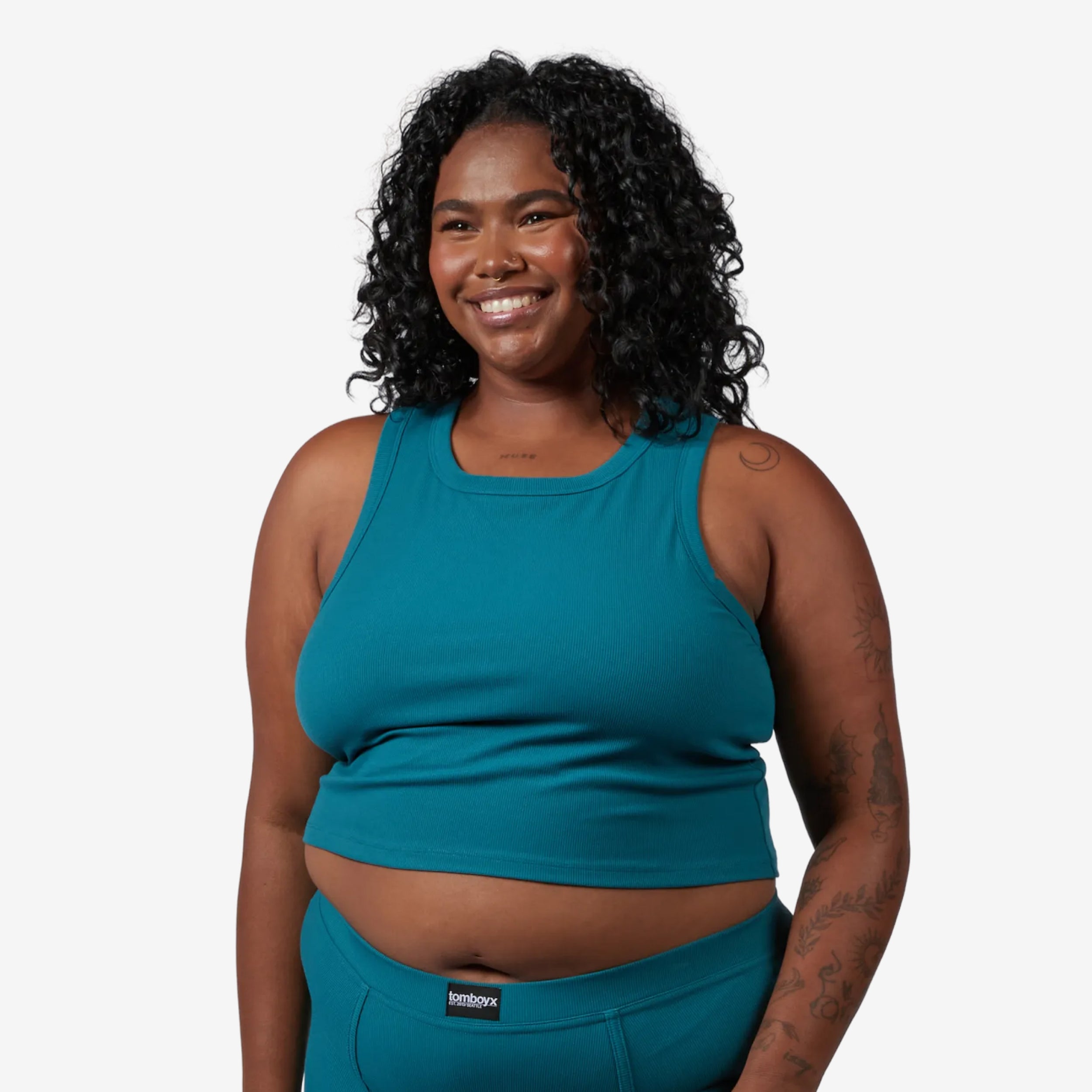 Model: Maliyah is 5'7" and wears a 2X