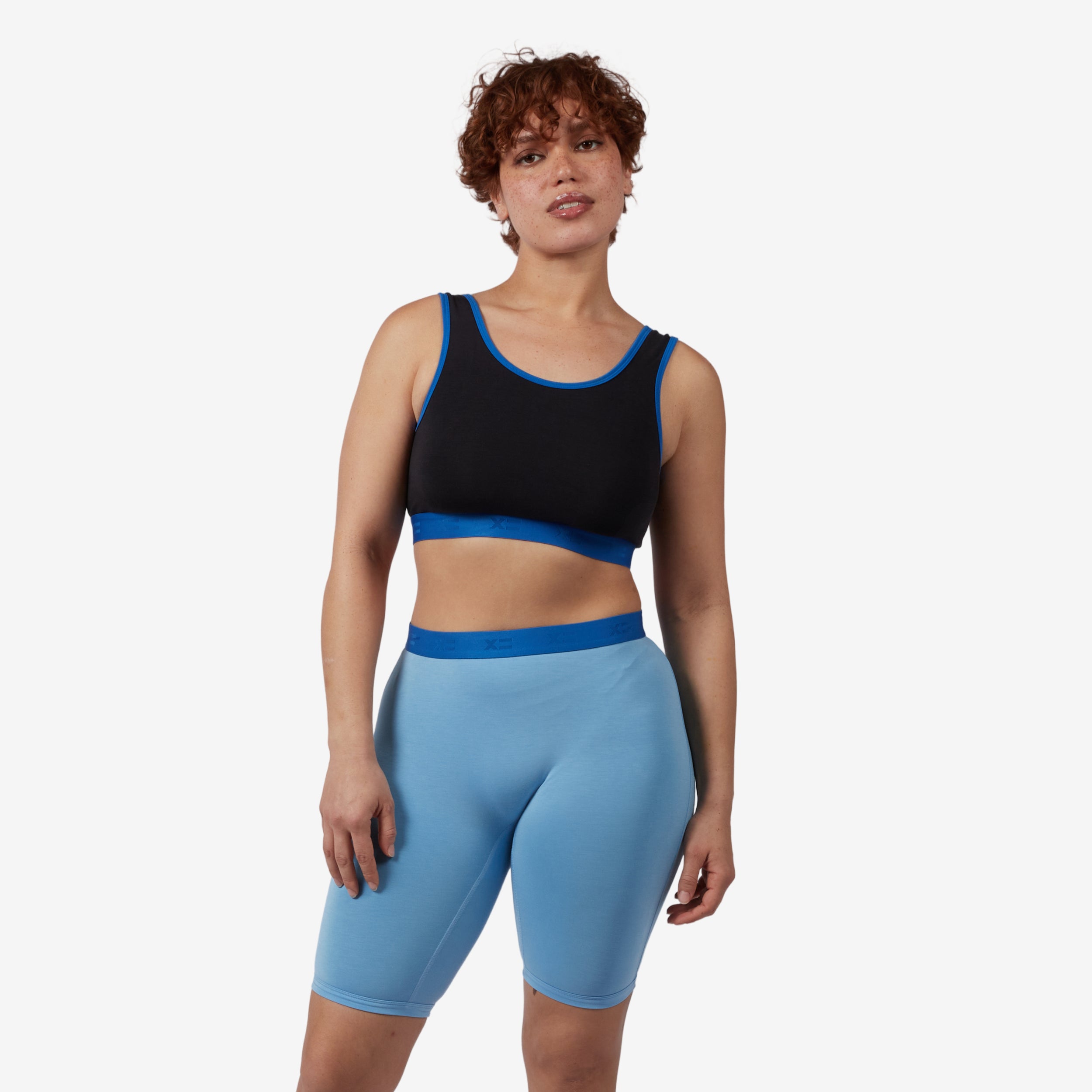 Model: Ariana is 5'7" and wears a medium