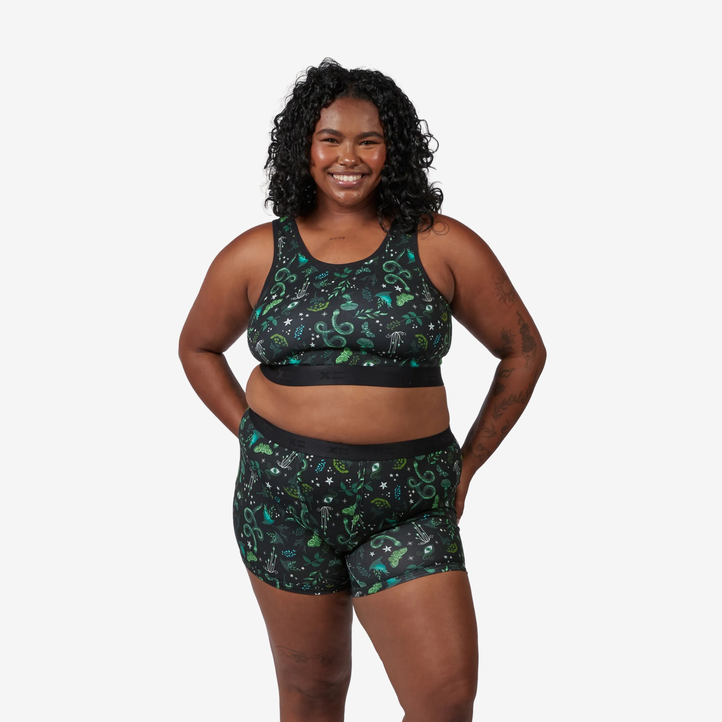 Model: Maliyah is 5'7" and wears a 2X