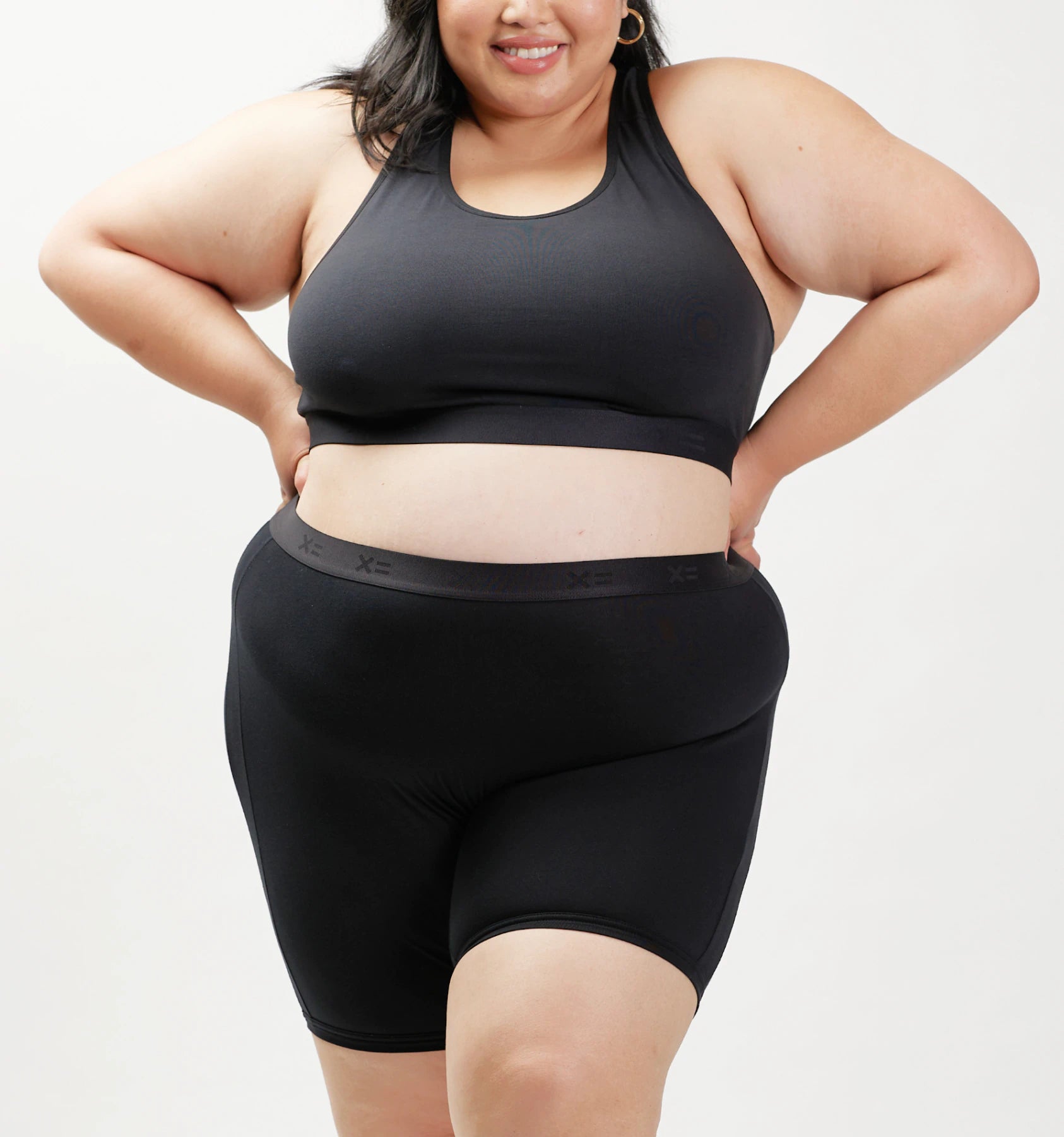 Model: Vanessa is 5'7" and wears a 2x